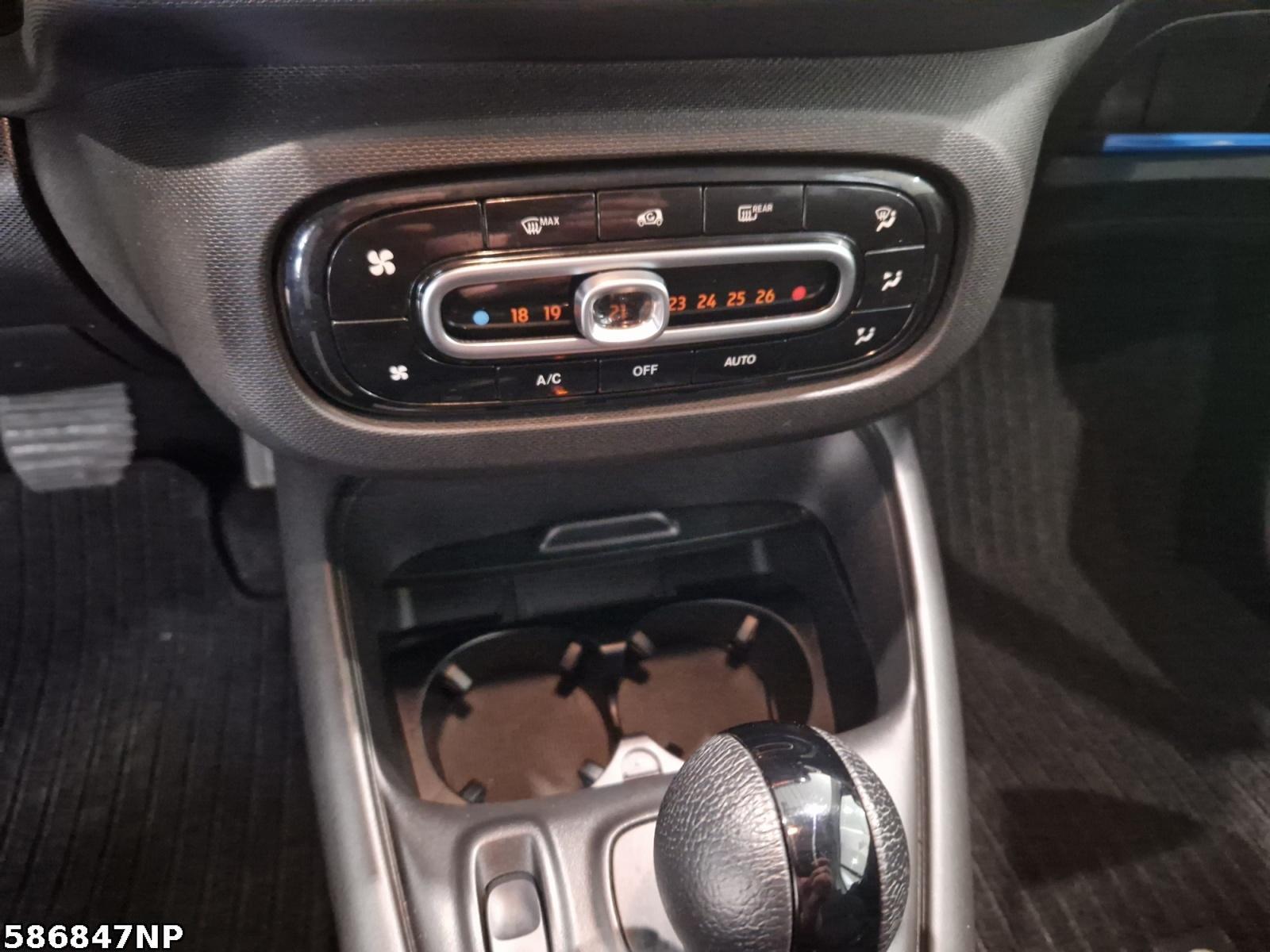 Fahrzeugabbildung Smart ForTwo EQ 22 kW Ganzjahresreifen