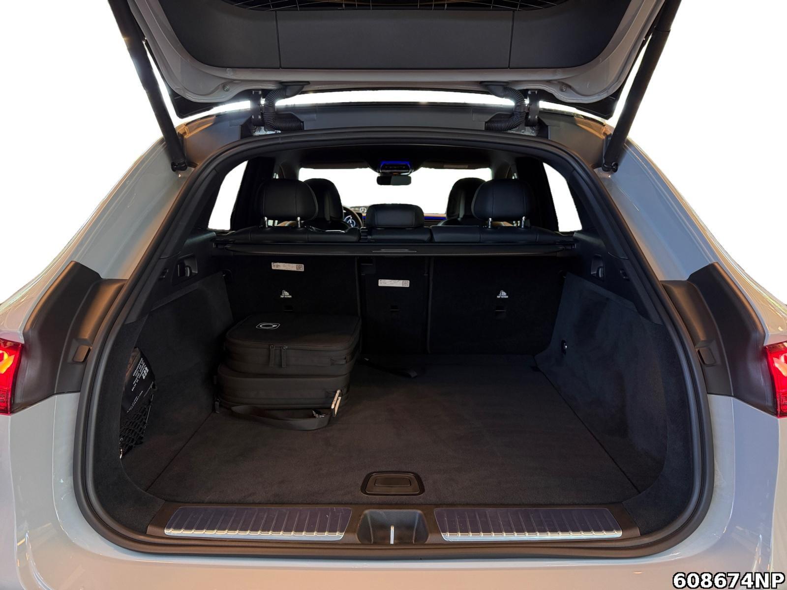 Fahrzeugabbildung Mercedes-Benz EQE SUV 350+ AMG AHK Airmatic Night Distronic