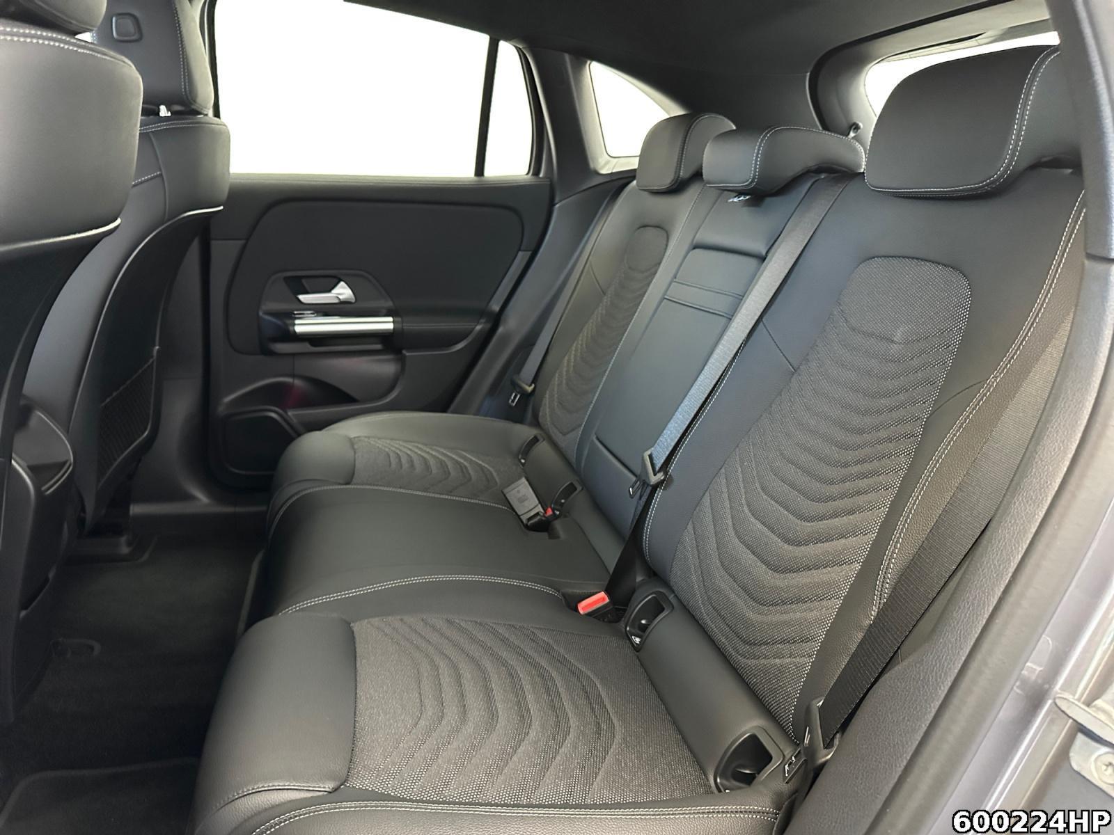 Fahrzeugabbildung Mercedes-Benz EQA Progressive Distronic Kamera Easypack