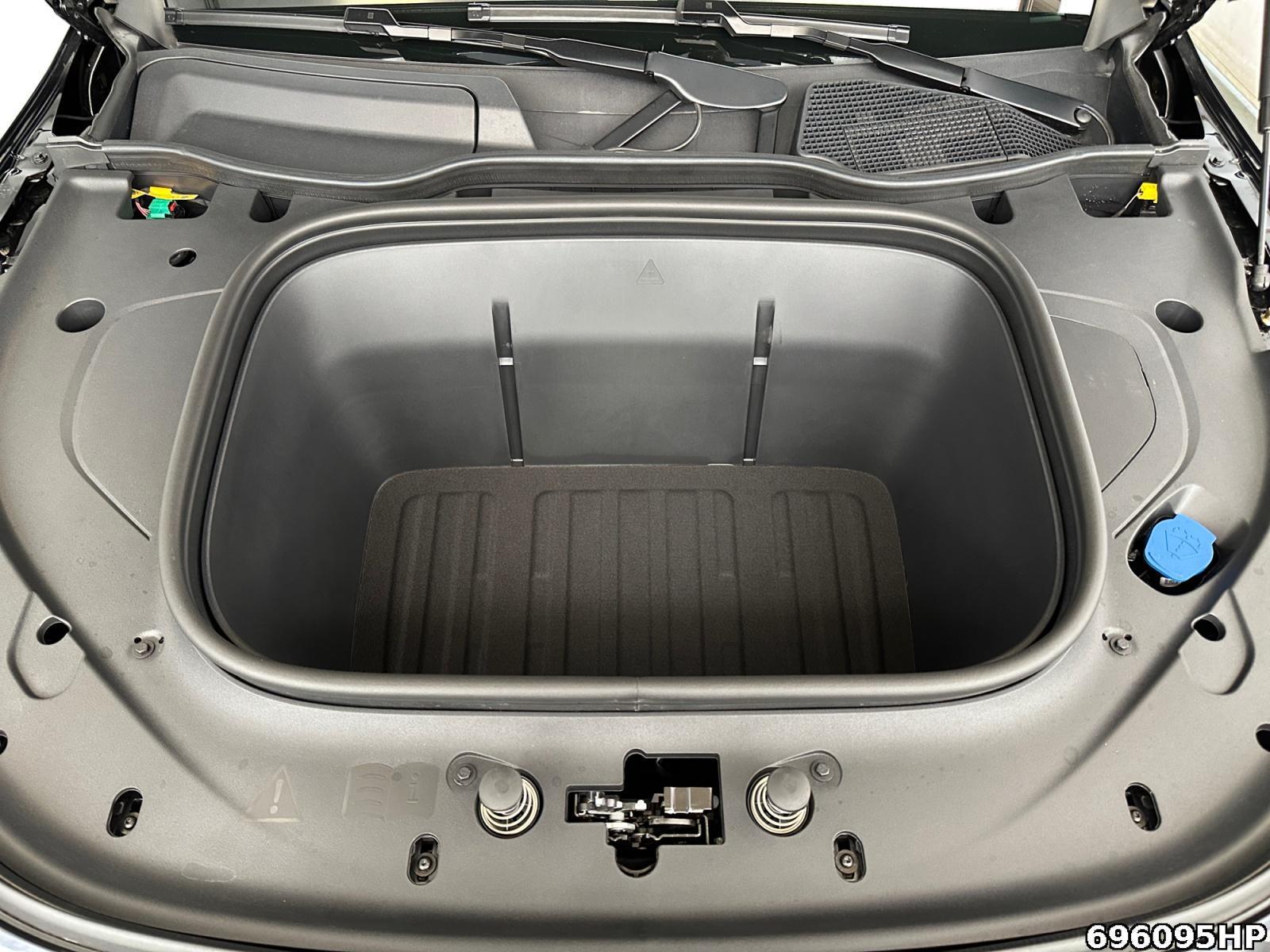 Fahrzeugabbildung Mercedes-Benz GLB 250+ EQ +AMG+NIGHT+PANO+KEYLESS+MULTIBEAM++