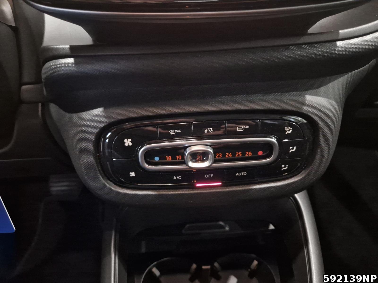 Fahrzeugabbildung Smart ForTwo EQ 22 KW Klima 2xLadekabel Allwetter DAB