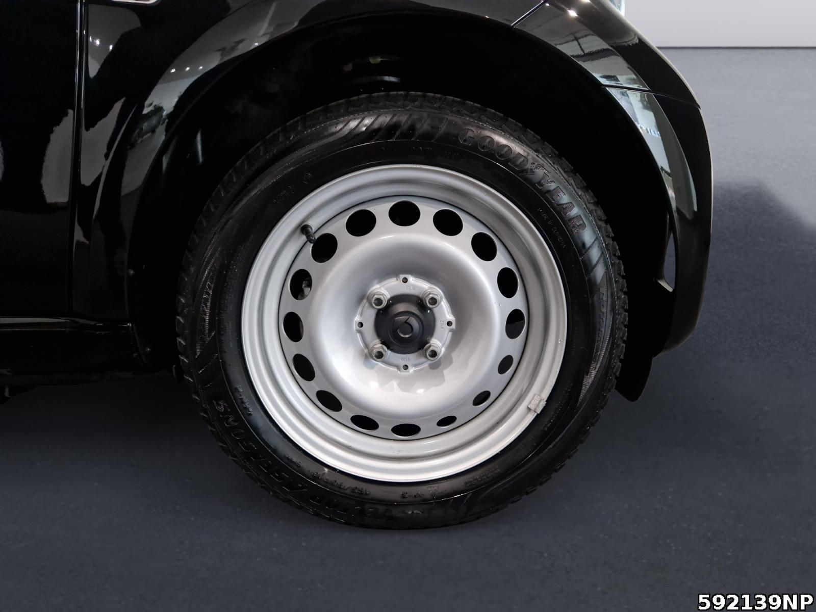 Fahrzeugabbildung Smart ForTwo EQ 22 KW Klima 2xLadekabel Allwetter DAB