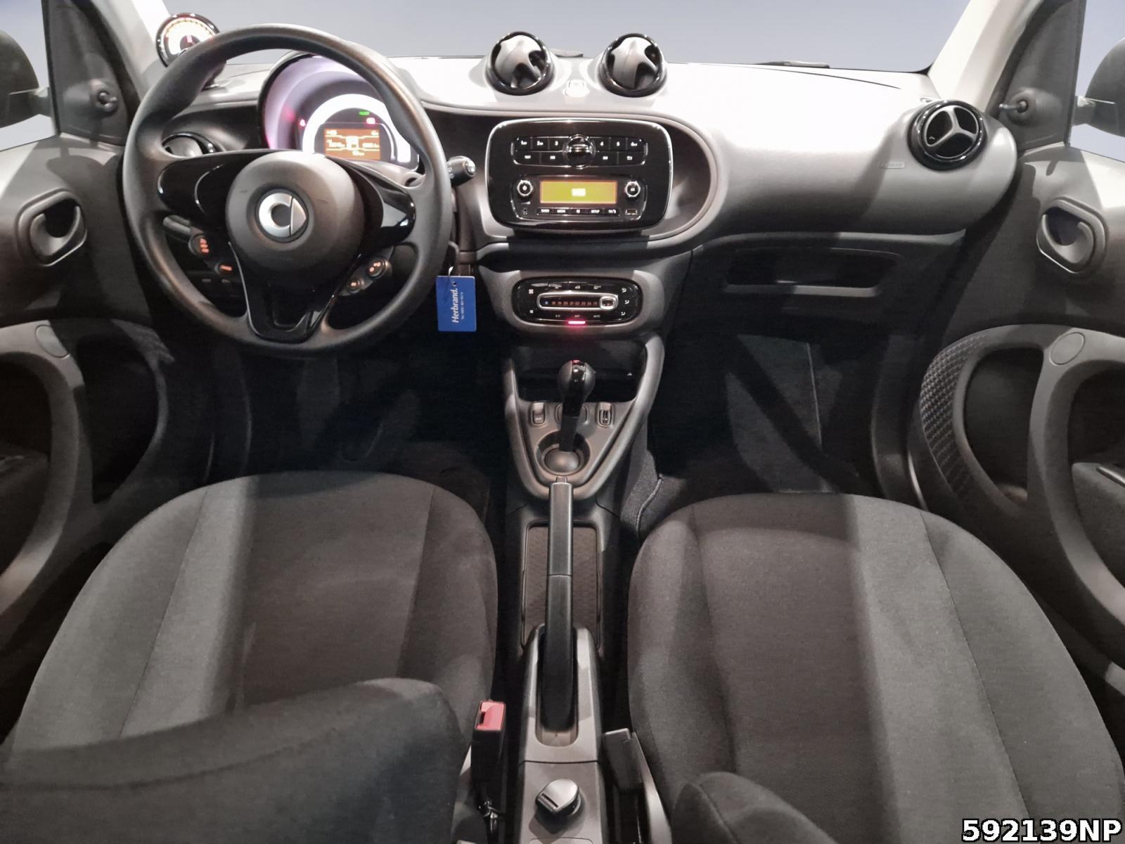 Fahrzeugabbildung Smart ForTwo EQ 22 KW Klima 2xLadekabel Allwetter DAB
