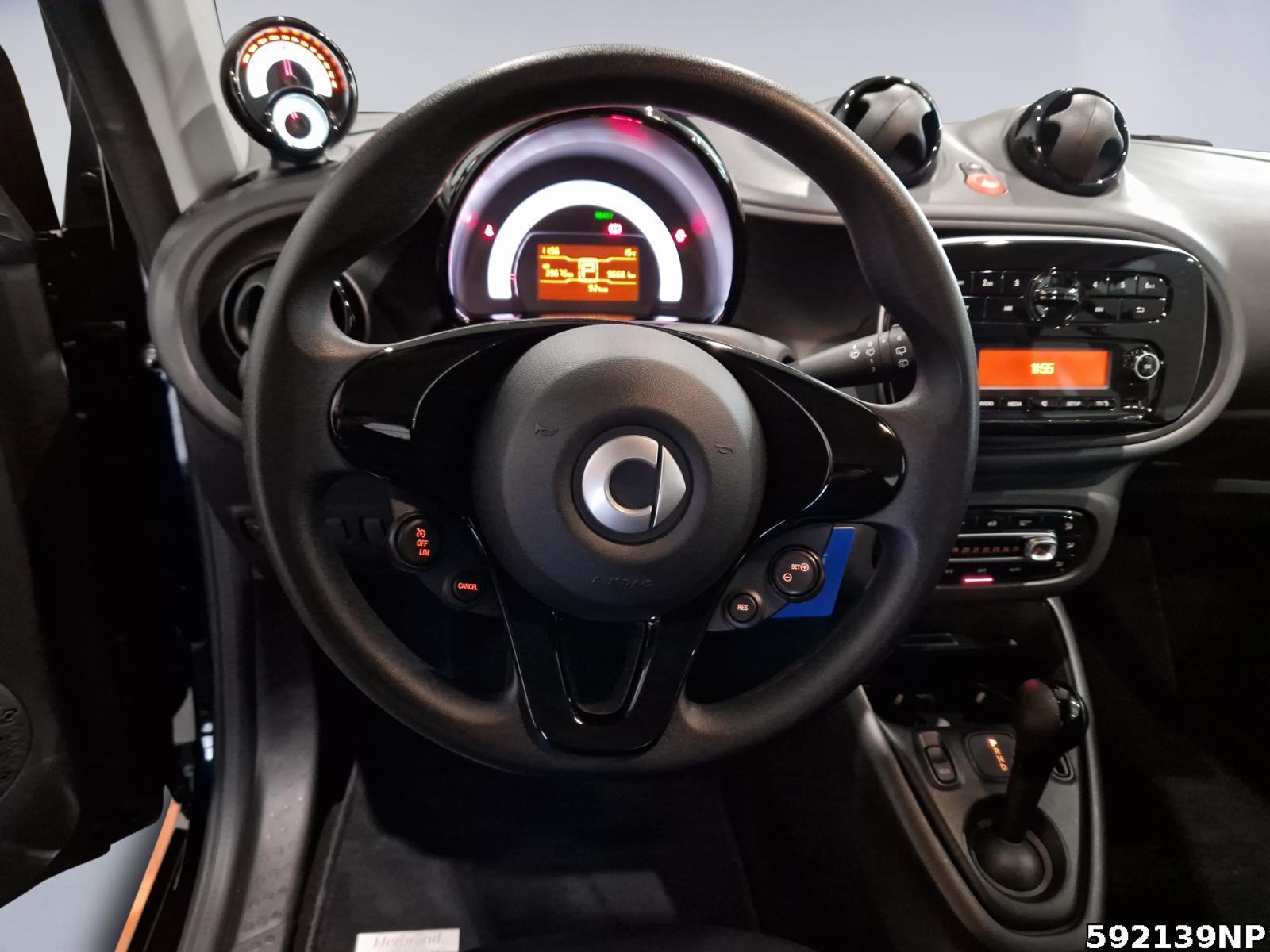 Fahrzeugabbildung Smart ForTwo EQ 22 KW Klima 2xLadekabel Allwetter DAB