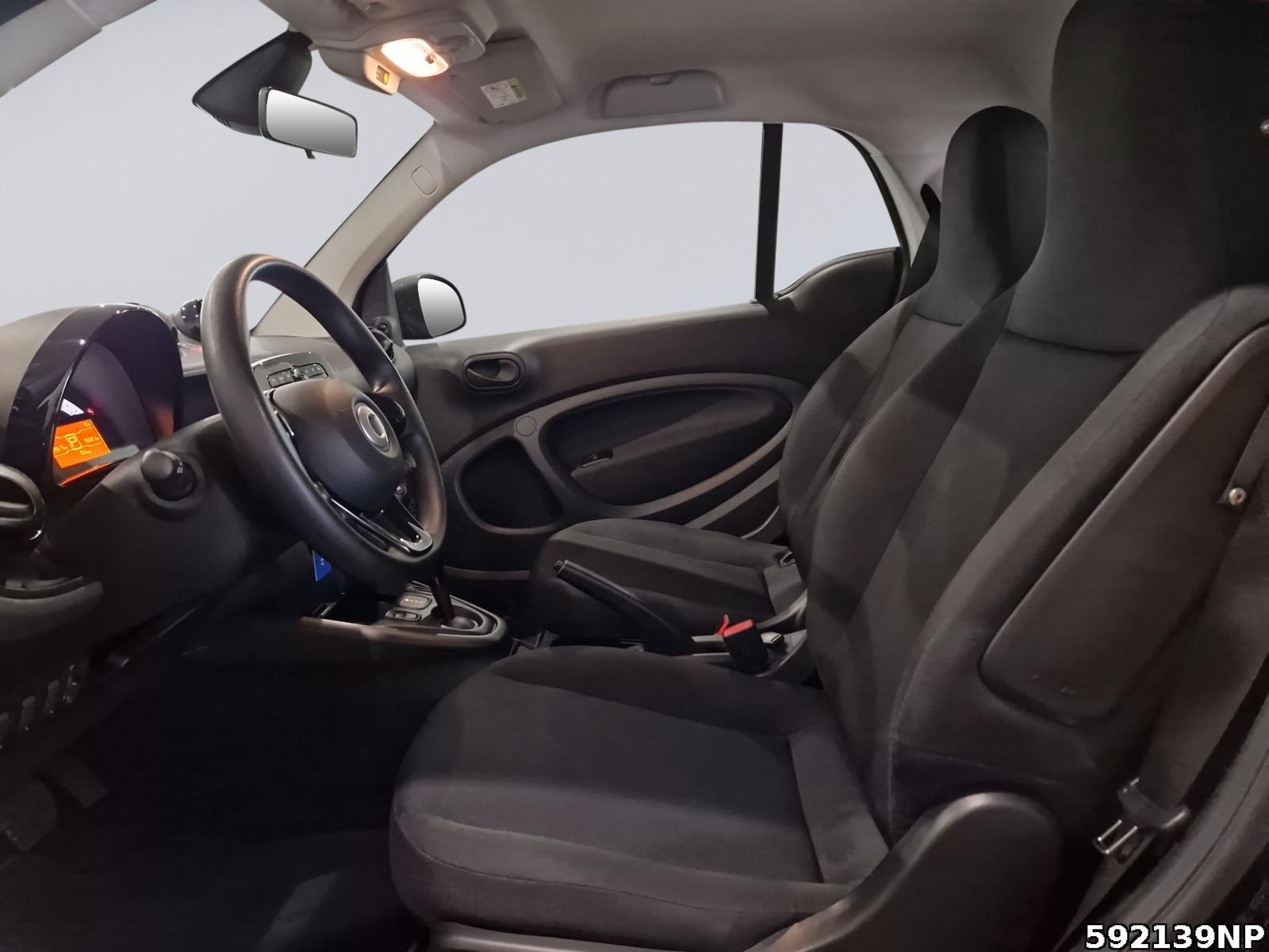 Fahrzeugabbildung Smart ForTwo EQ 22 KW Klima 2xLadekabel Allwetter DAB