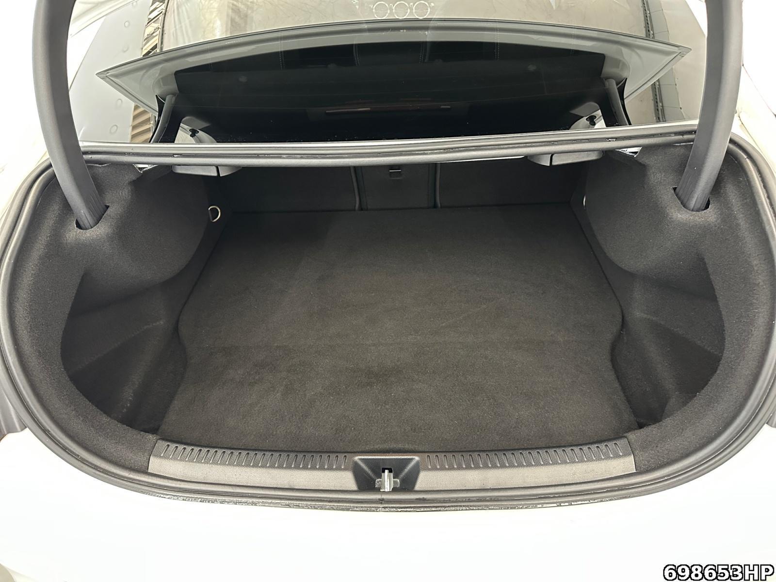 Fahrzeugabbildung Mercedes-Benz A 250 AMG Line Limousine Night-Paket Kamera <