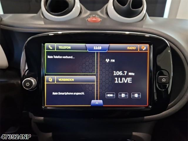 Fahrzeugabbildung Smart ForFour EQ Smartphone Integration PDC hinten