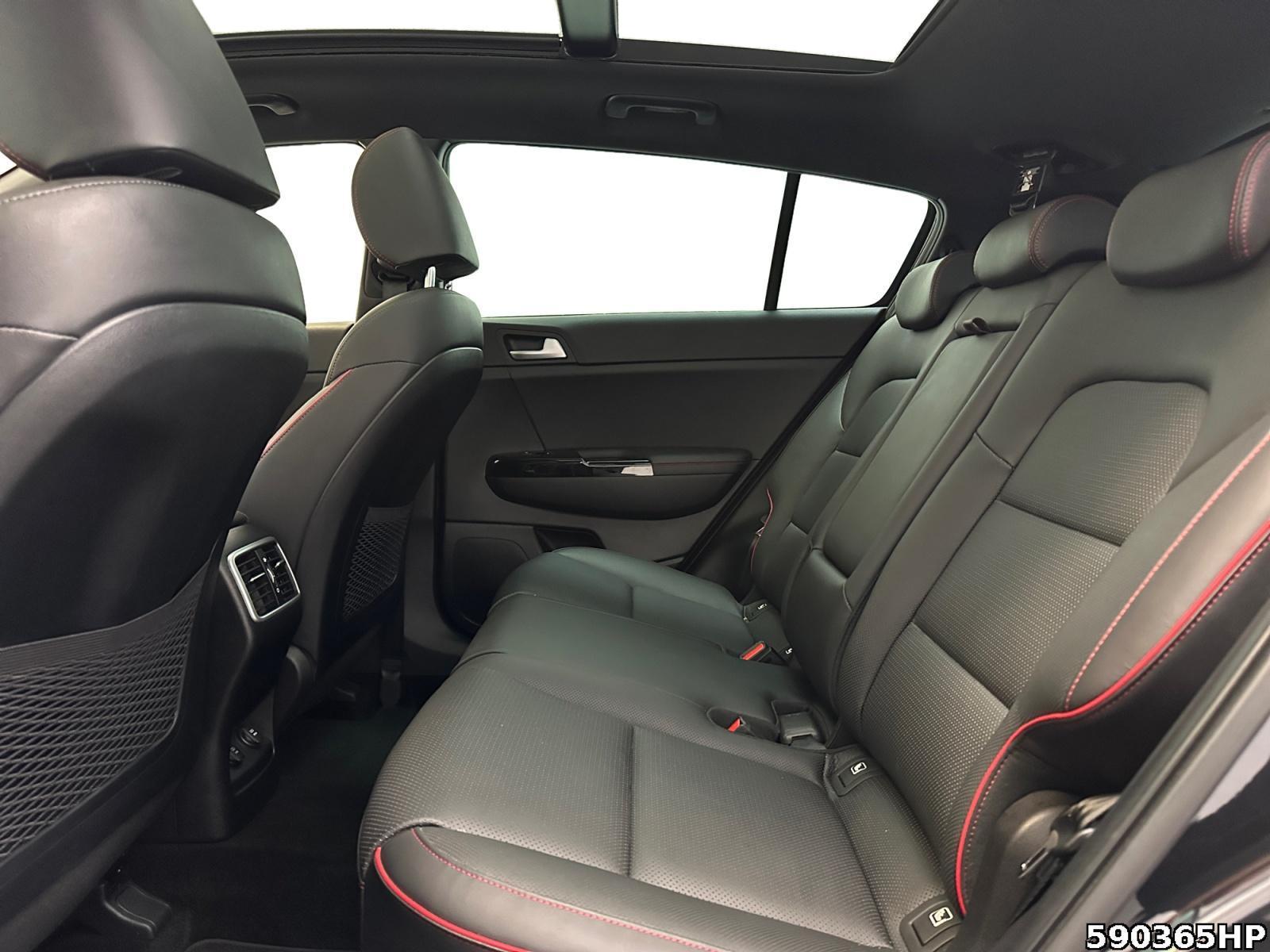 Fahrzeugabbildung Kia Sportage GT-Line Panoramadach Kamera JBL