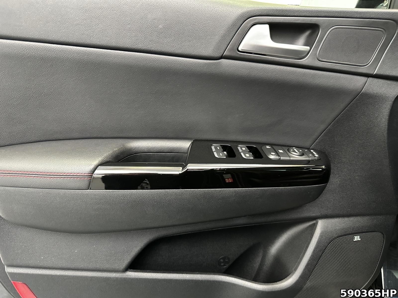 Fahrzeugabbildung Kia Sportage GT-Line Panoramadach Kamera JBL