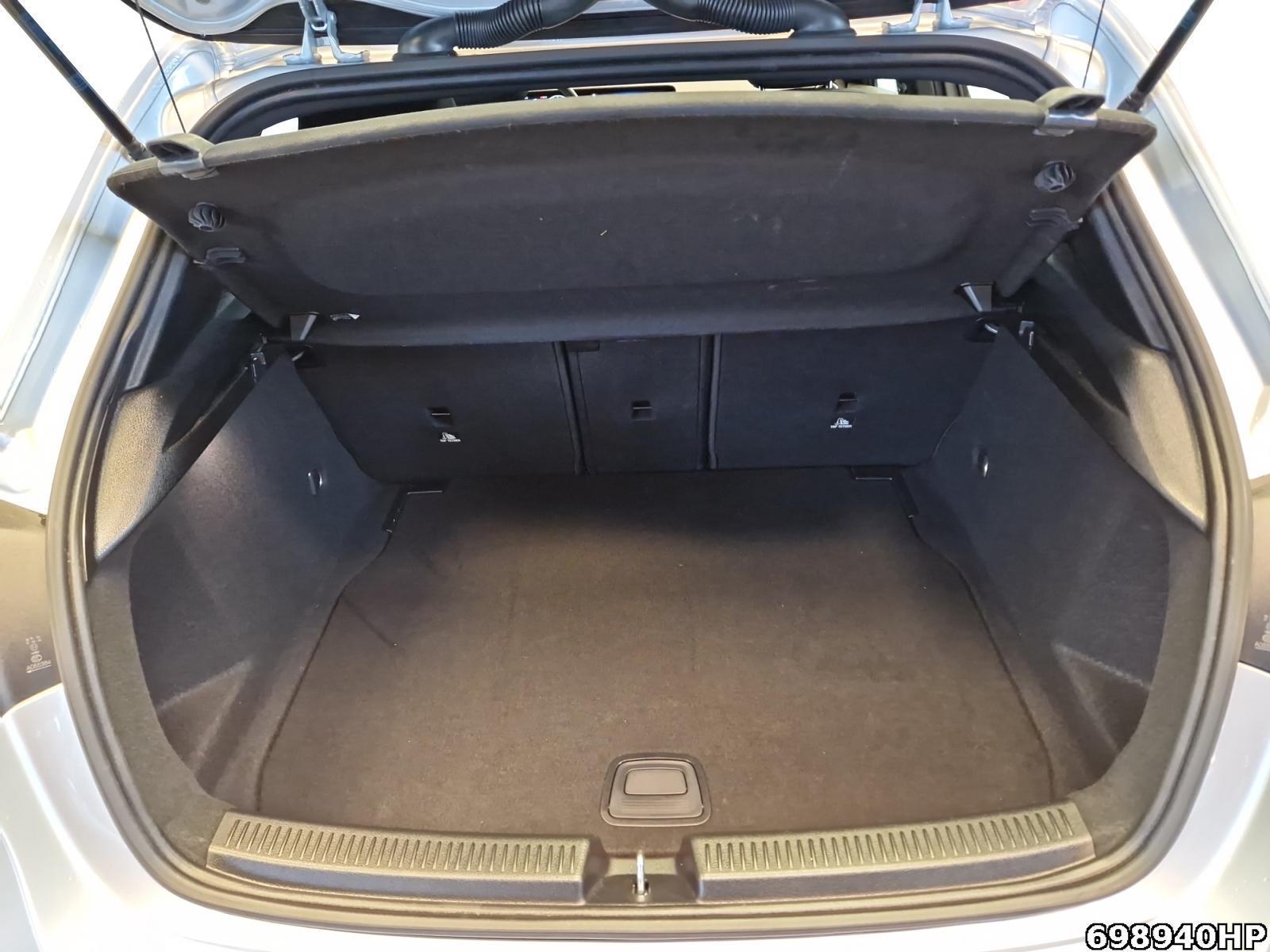 Fahrzeugabbildung Mercedes-Benz A 180 d Progressive Business-Paket CarPlay LED