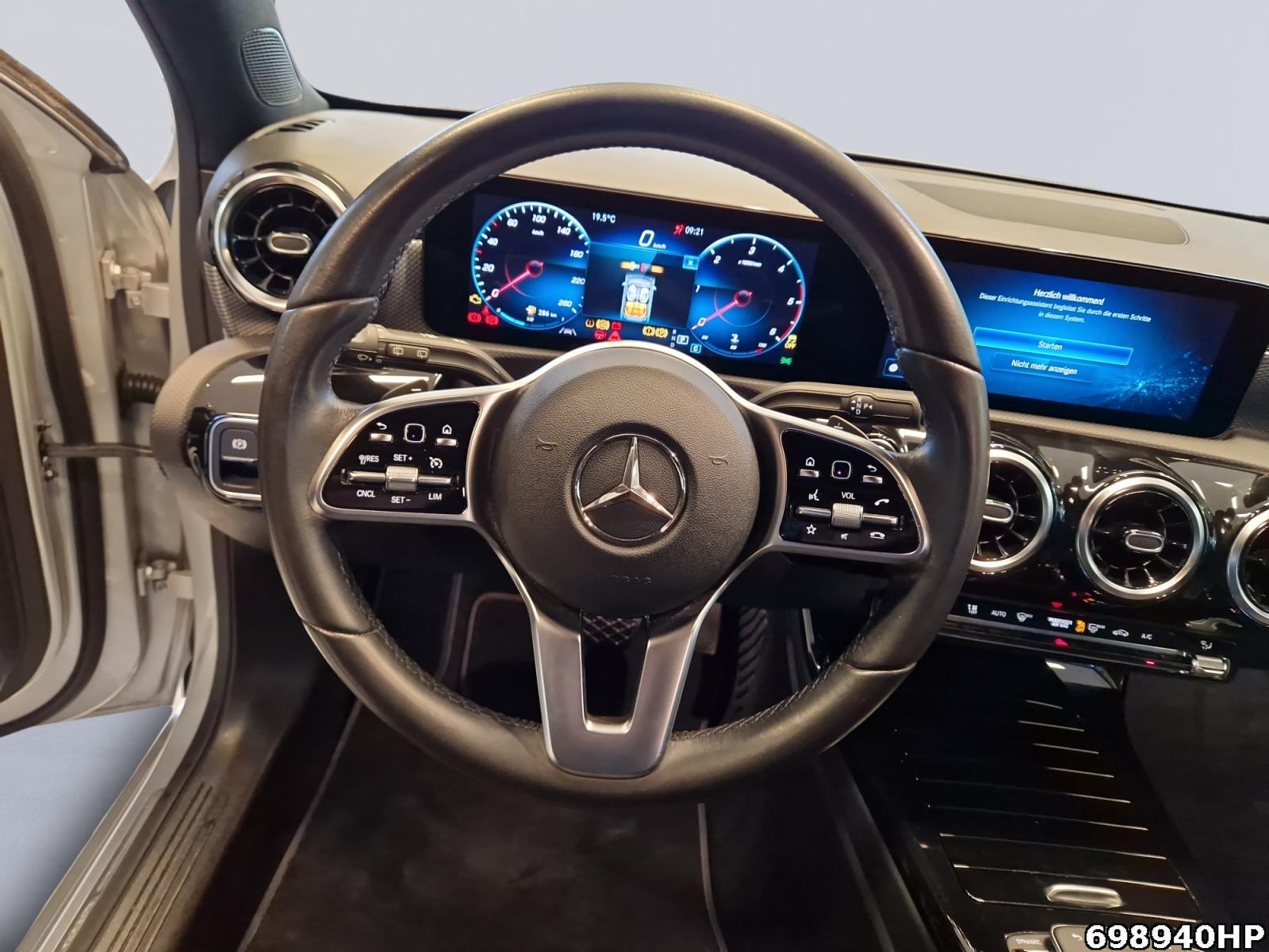 Fahrzeugabbildung Mercedes-Benz A 180 d Progressive Business-Paket CarPlay LED