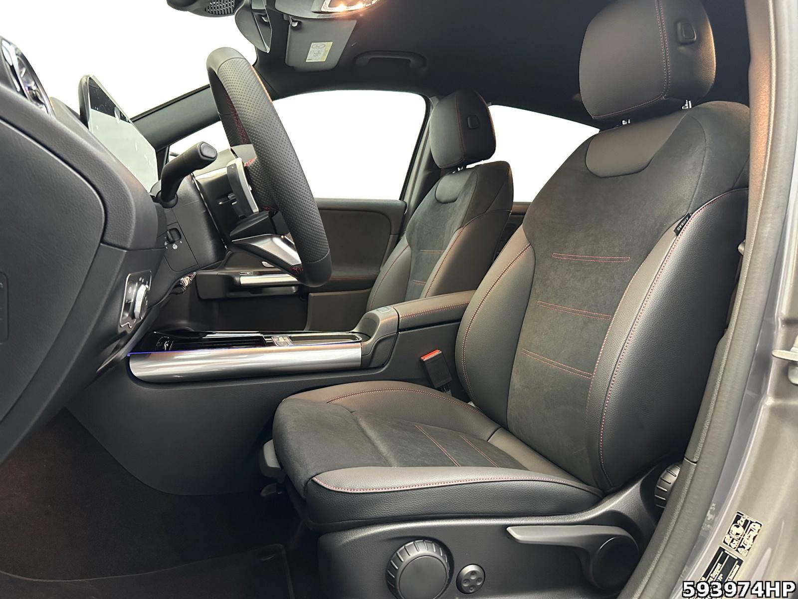 Fahrzeugabbildung Mercedes-Benz GLA 180 +AMG-LINE+FAHRASSIST+MULTIBEAM+KEYLESS+