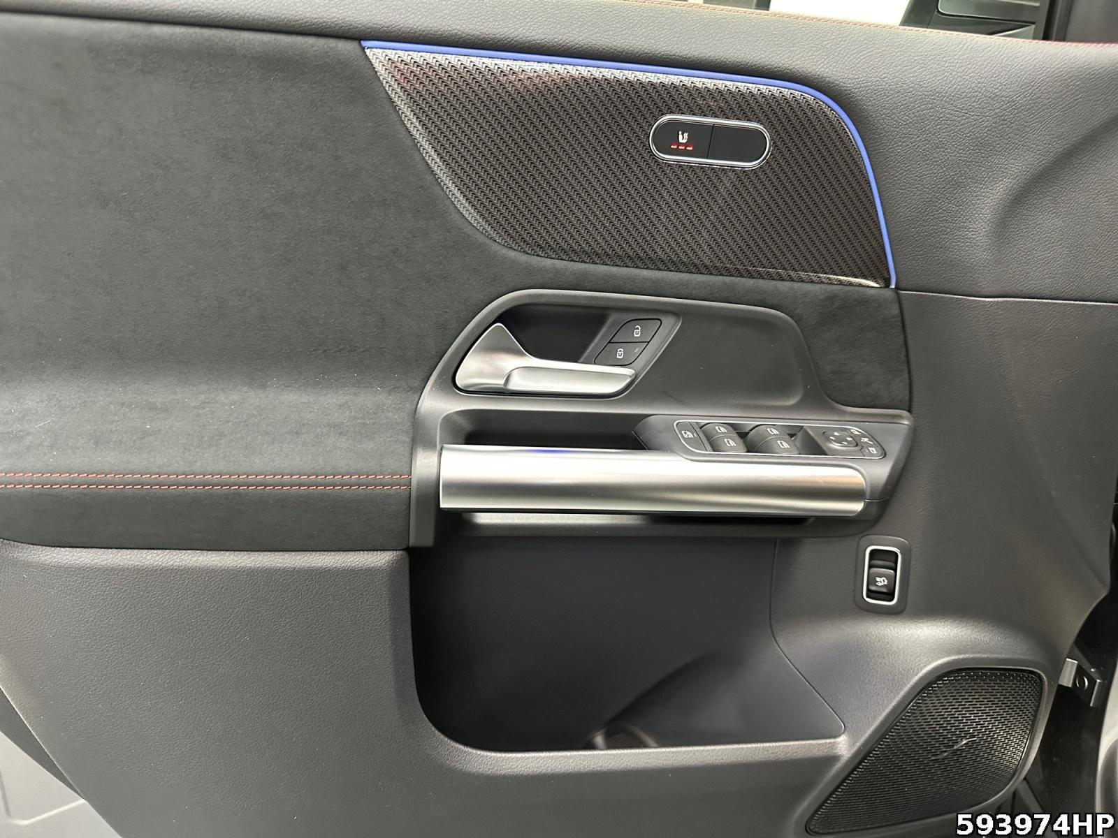 Fahrzeugabbildung Mercedes-Benz GLA 180 +AMG-LINE+FAHRASSIST+MULTIBEAM+KEYLESS+