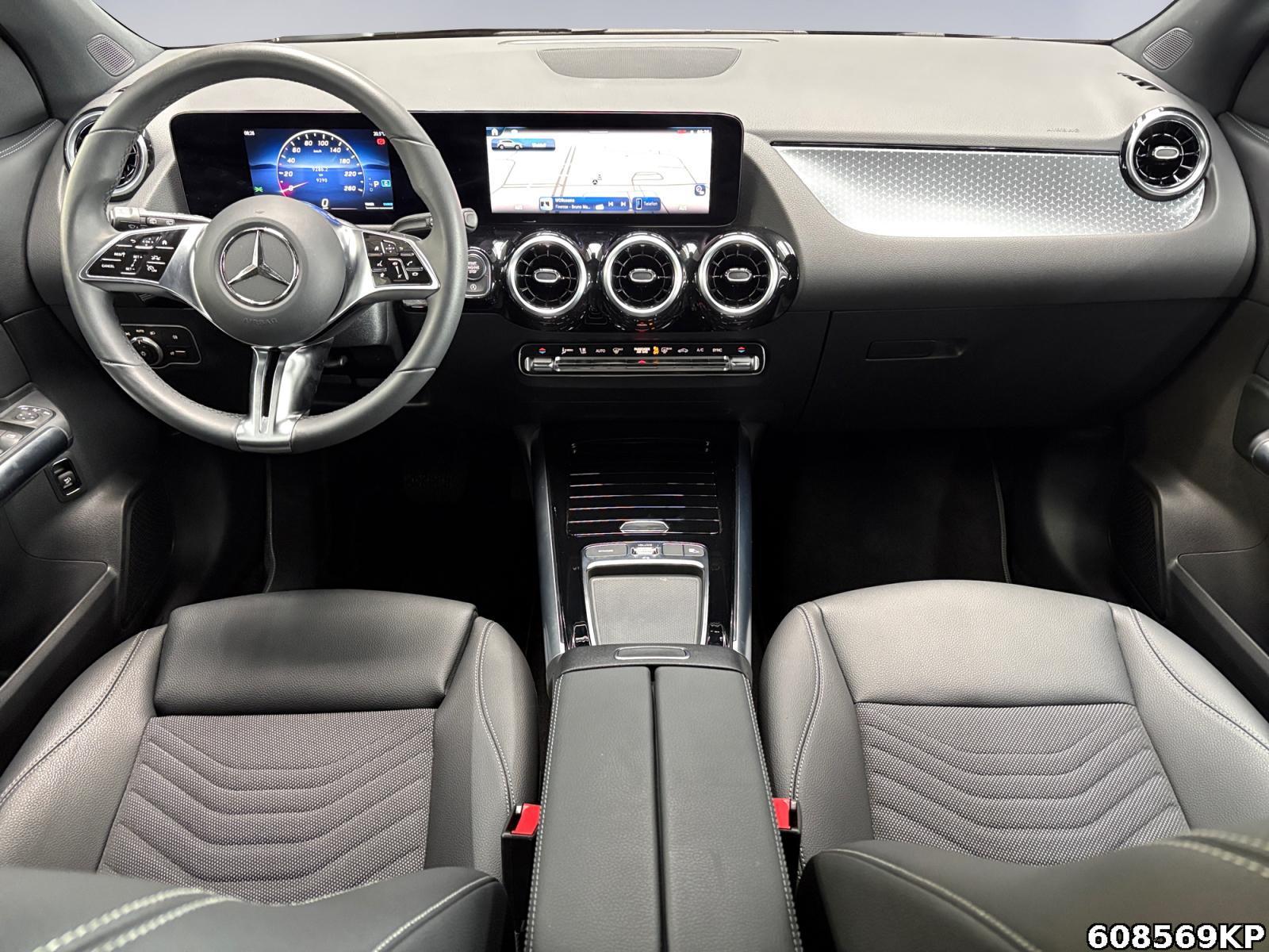 Fahrzeugabbildung Mercedes-Benz GLA 200 Progressive AHK Kamera Distronic DAB LED