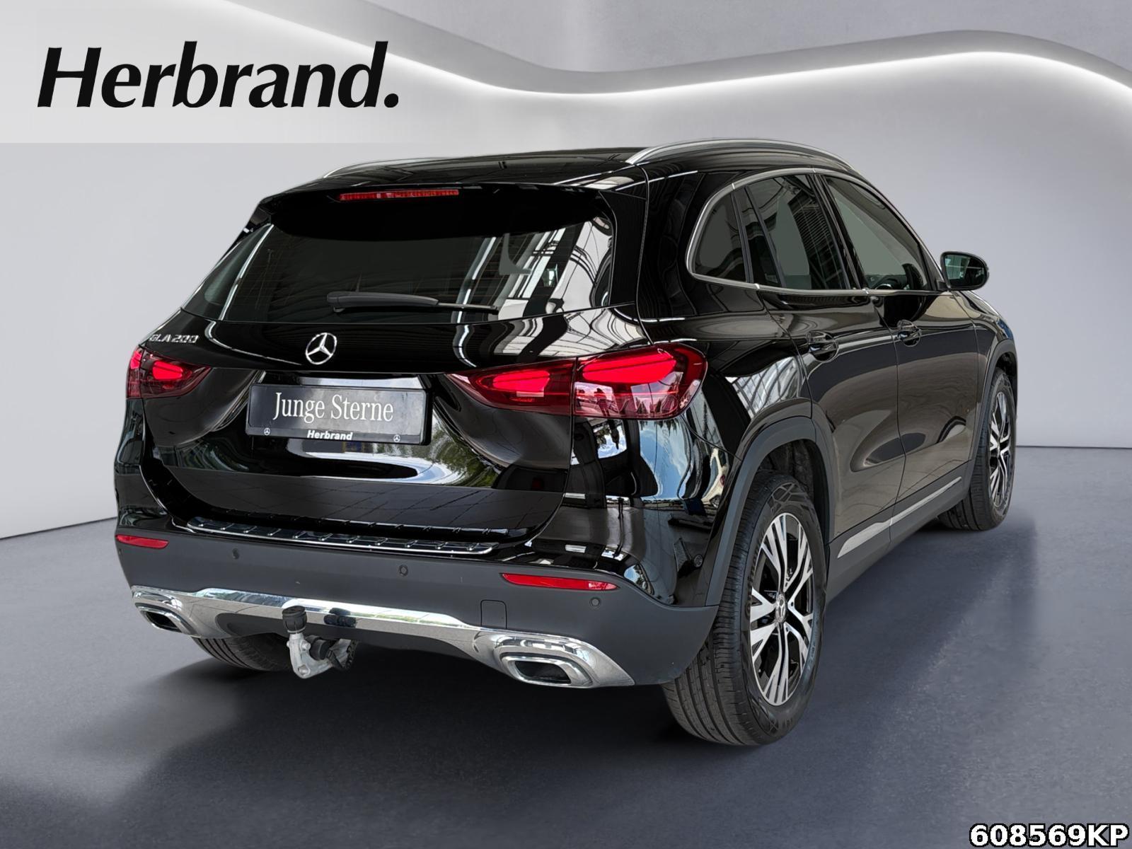 Fahrzeugabbildung Mercedes-Benz GLA 200 Progressive AHK Kamera Distronic DAB LED