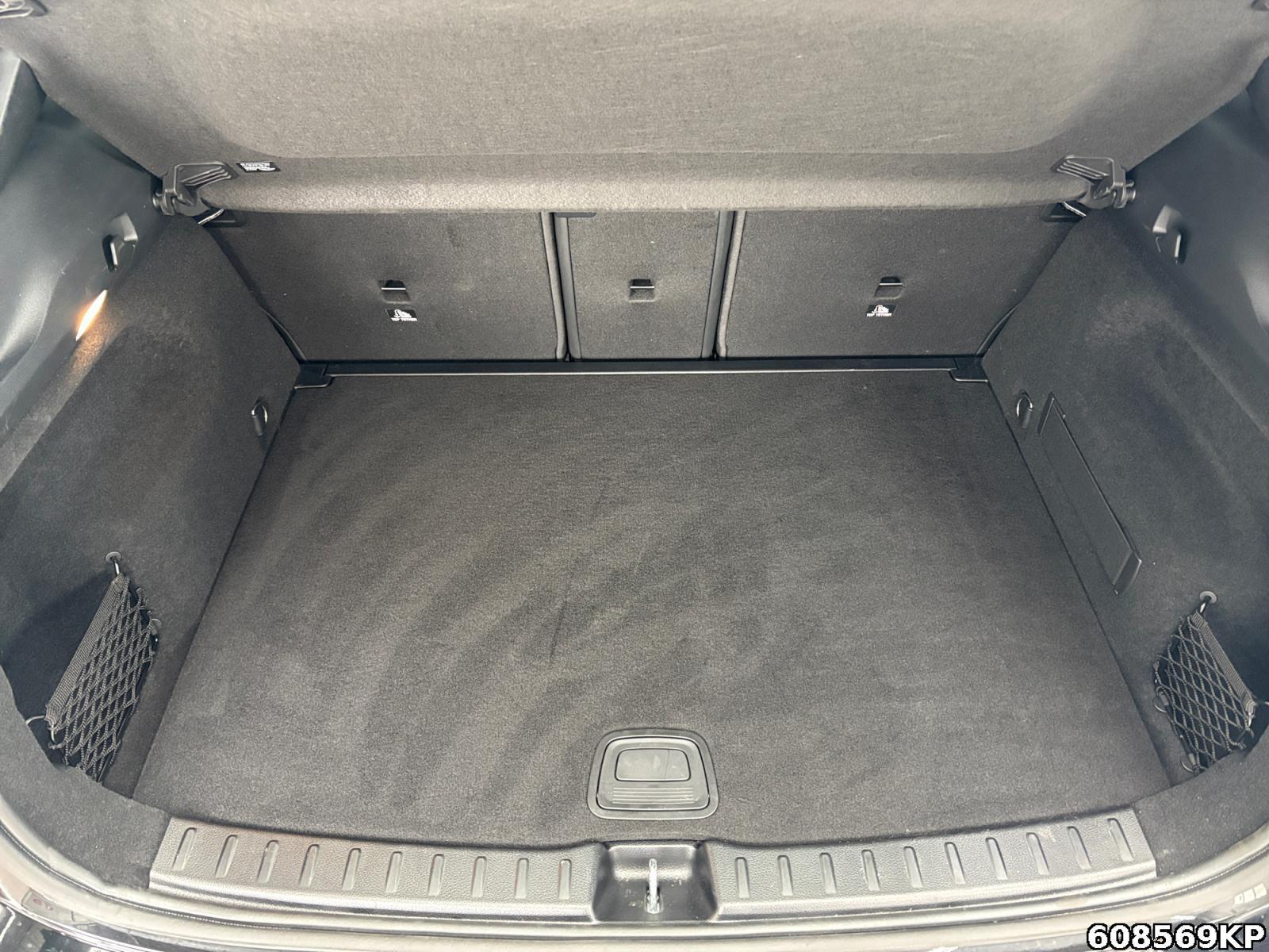 Fahrzeugabbildung Mercedes-Benz GLA 200 Progressive AHK Kamera Distronic DAB LED