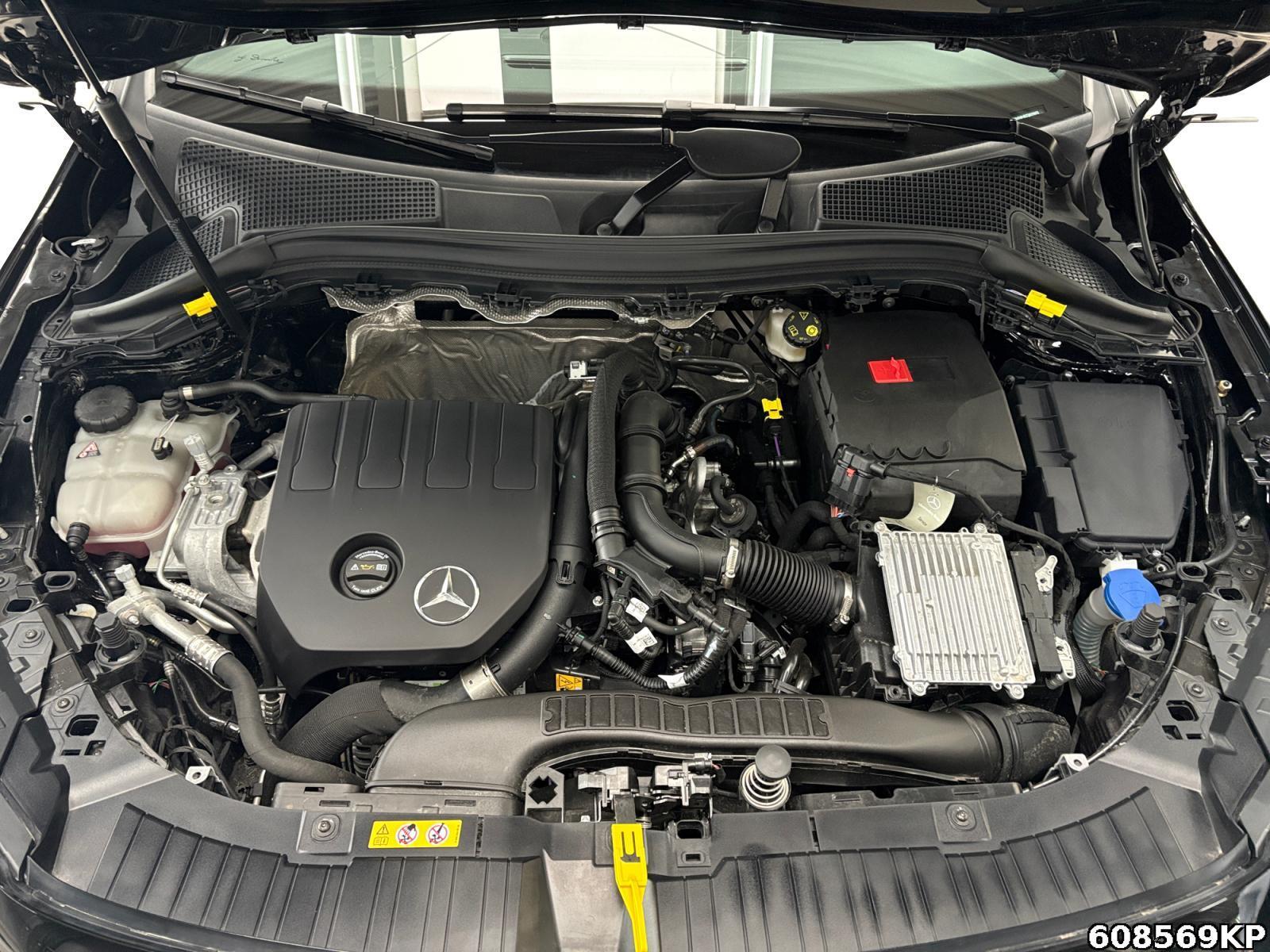 Fahrzeugabbildung Mercedes-Benz GLA 200 Progressive AHK Kamera Distronic DAB LED