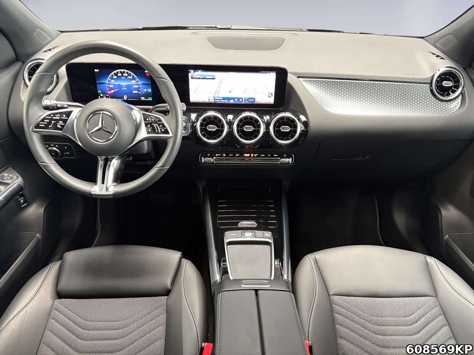Fahrzeugabbildung Mercedes-Benz GLA 200 Progressive AHK Kamera Distronic DAB LED