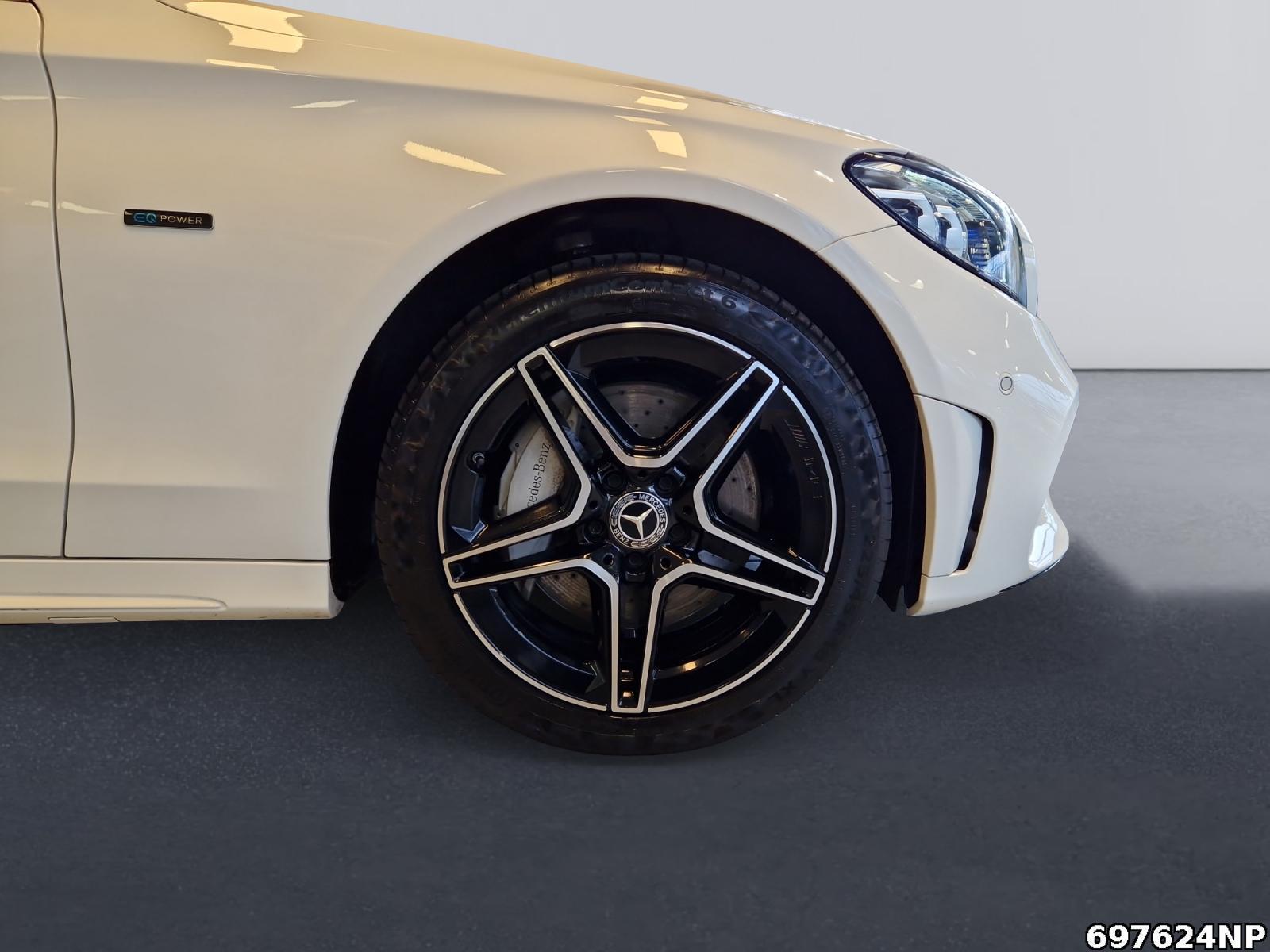 Fahrzeugabbildung Mercedes-Benz C 300 e T AMG Night Pano Multibeam Distronic