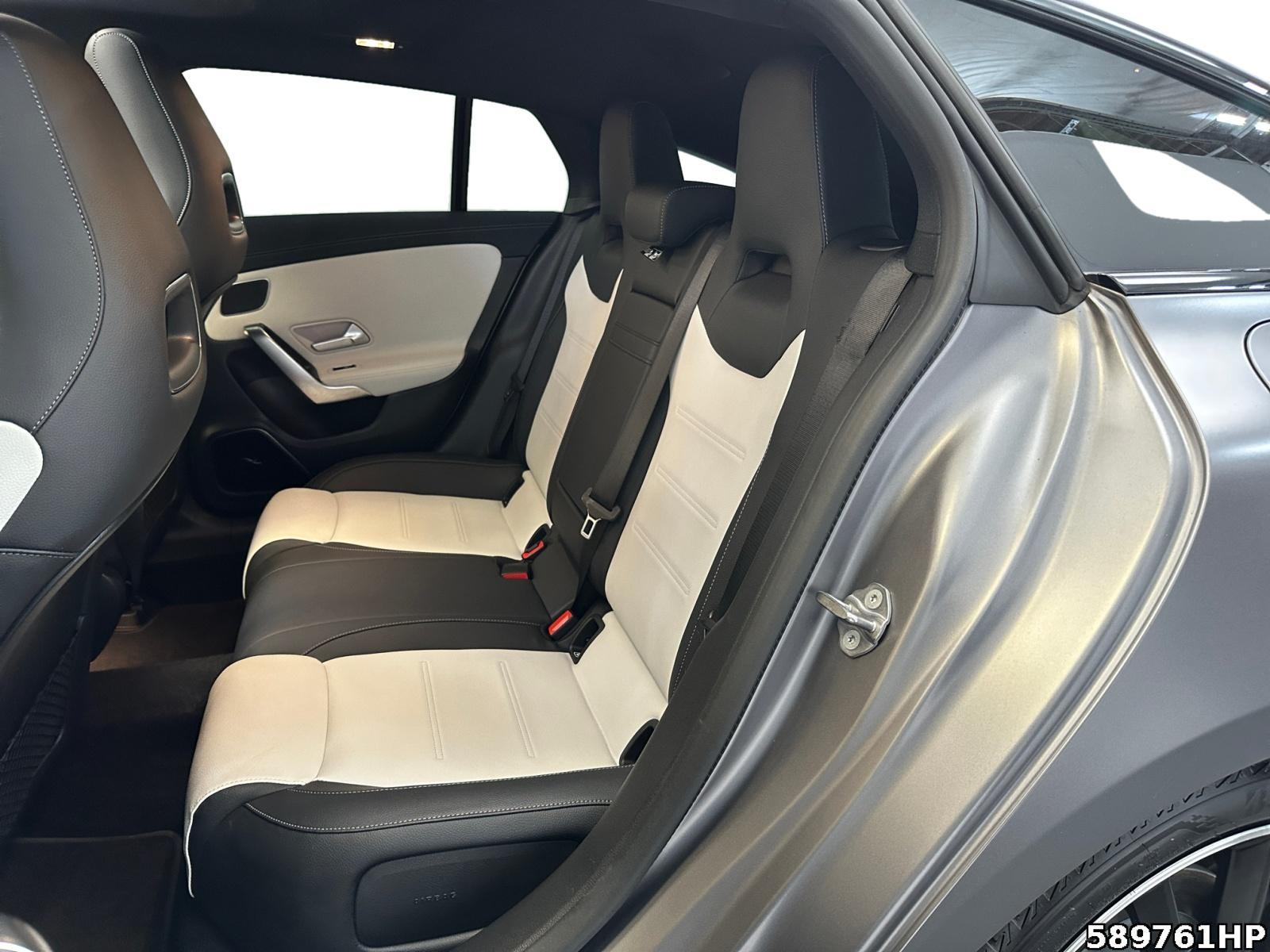 Fahrzeugabbildung Mercedes-Benz CLA 220 Shooting Brake d AMG Pano AHK Head-up
