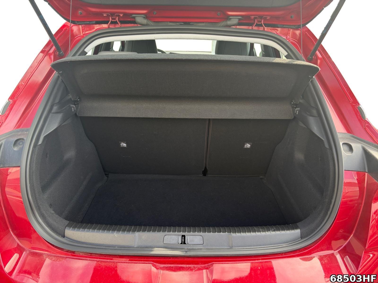 Fahrzeugabbildung Opel Mokka Elegance +CARPLAY+LED+LANEASSIST+KEYLESS