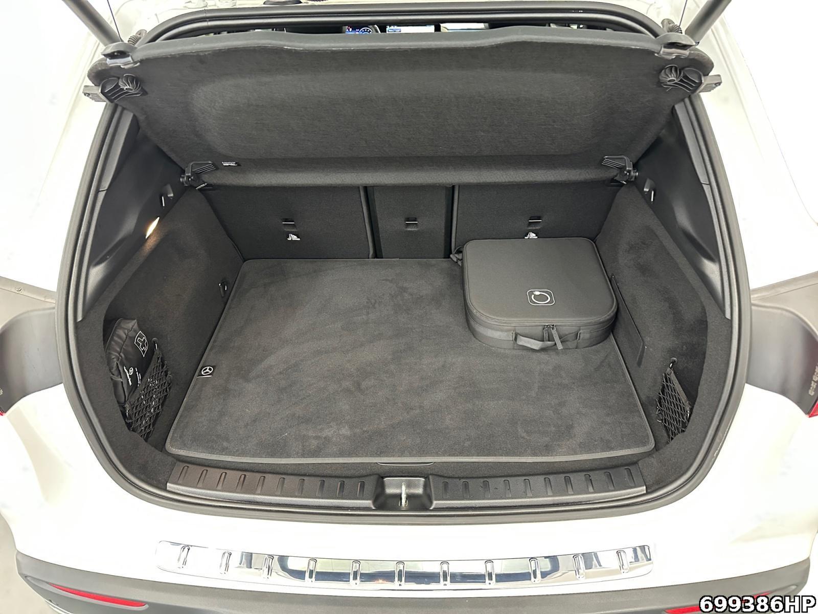 Fahrzeugabbildung Mercedes-Benz EQA Progressive DISTRONIC Lenkradhzg Kamera