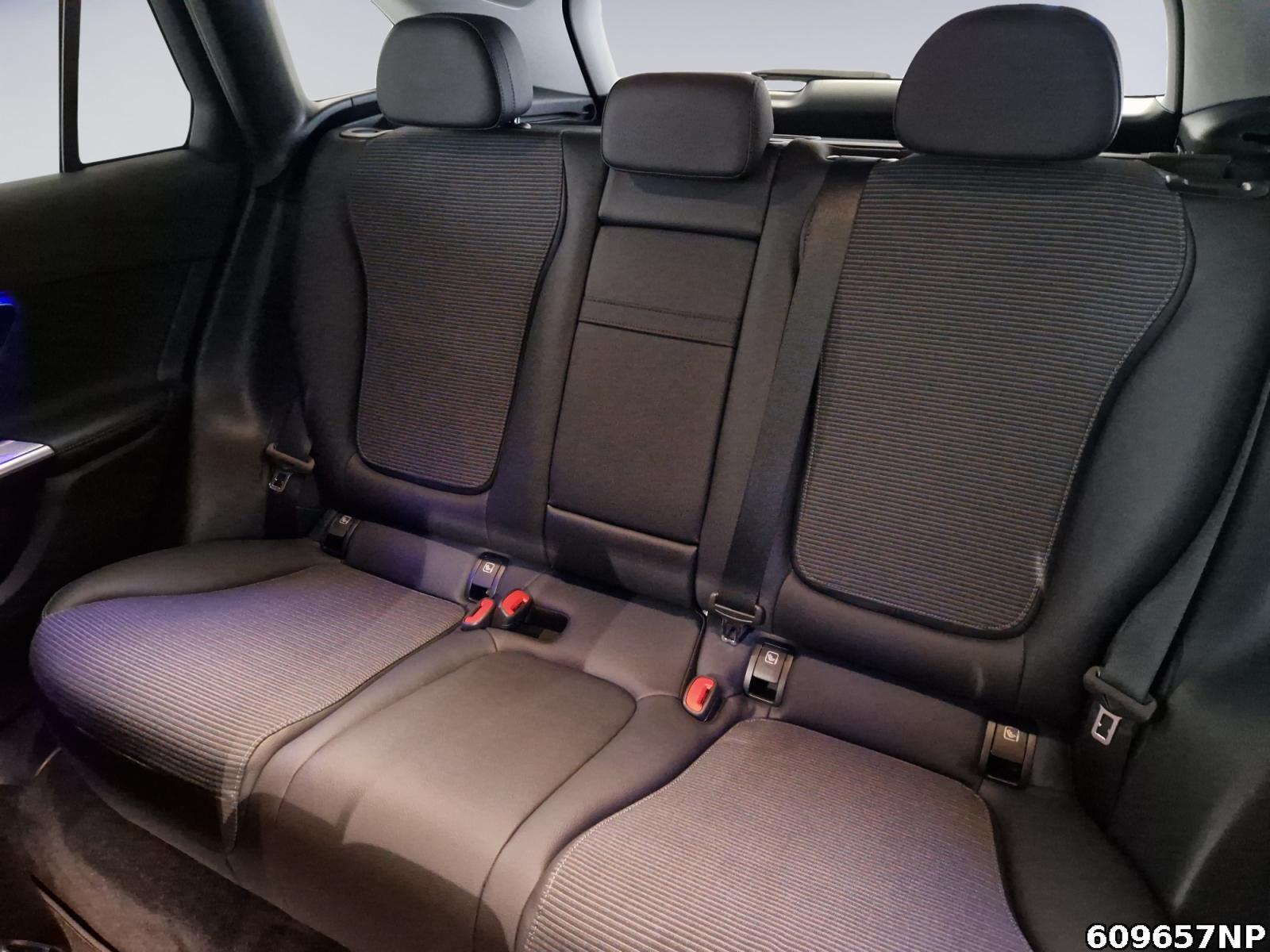 Fahrzeugabbildung Mercedes-Benz GLC 300 e 4M Avantgarde LED Ambiente AHK 360°
