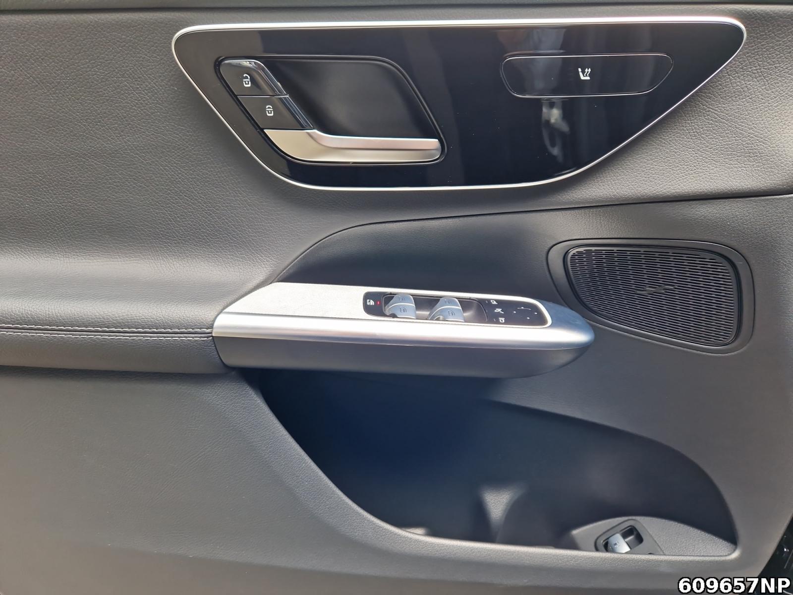 Fahrzeugabbildung Mercedes-Benz GLC 300 e 4M Avantgarde LED Ambiente AHK 360°