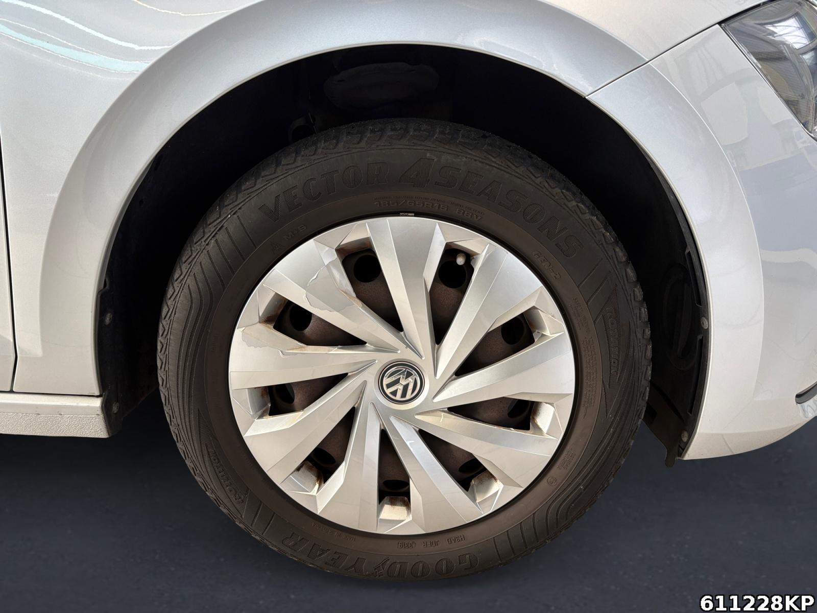 Fahrzeugabbildung Volkswagen Polo 1.0 Comfortline Winter-Paket Kamera Klima