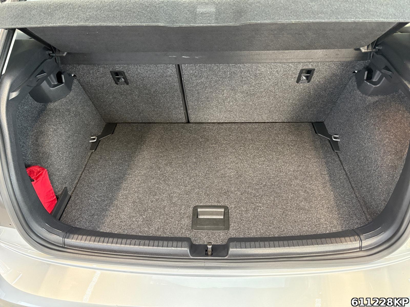 Fahrzeugabbildung Volkswagen Polo 1.0 Comfortline Winter-Paket Kamera Klima