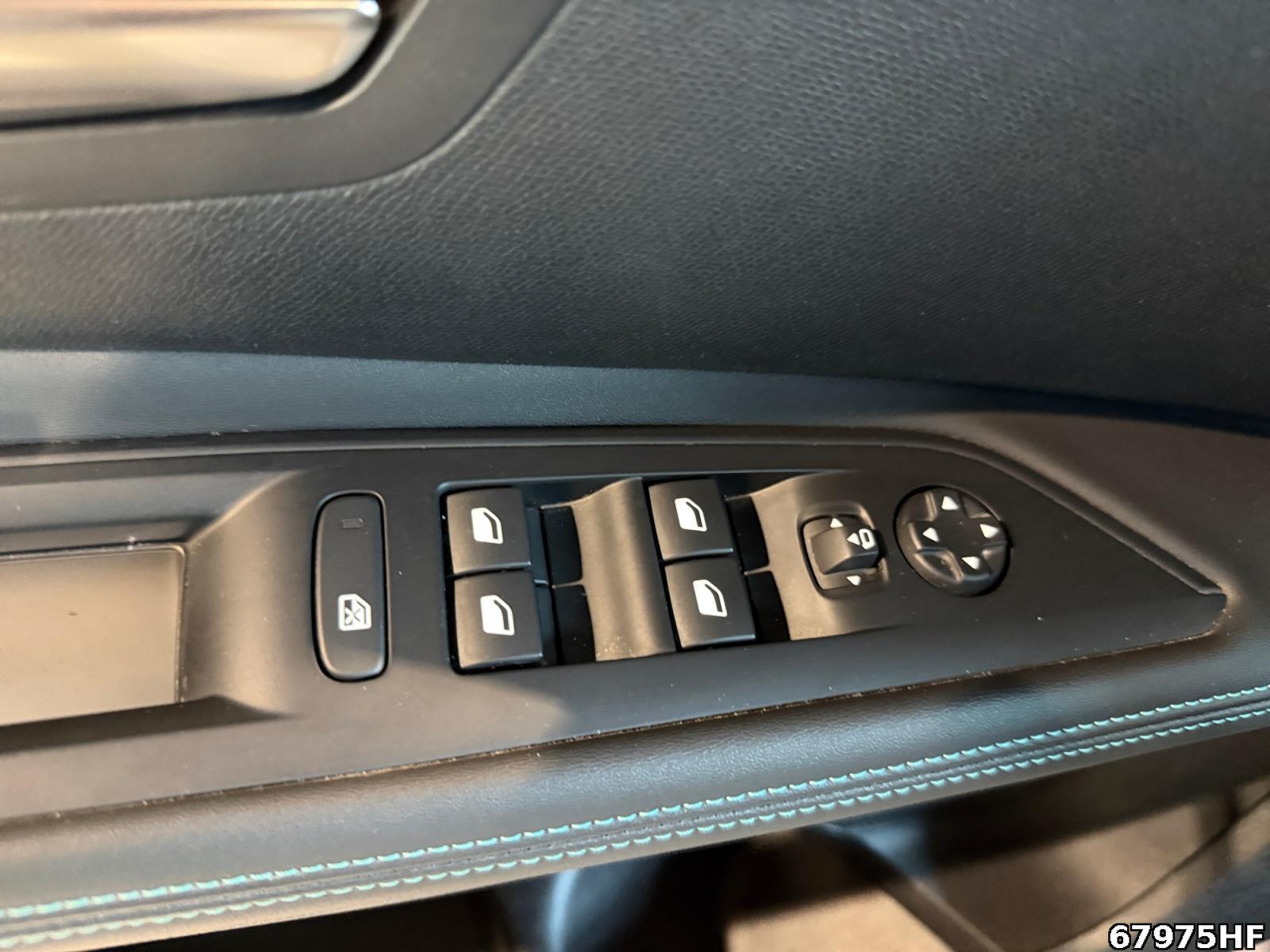 Fahrzeugabbildung Peugeot 5008 Allure +SHZ+NAVI+CARPLAY+LED+TEMPOMAT