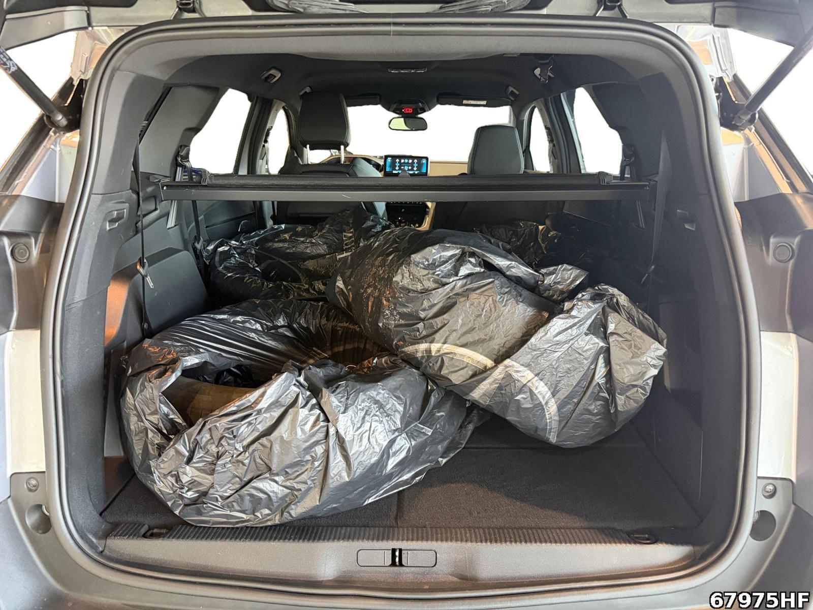 Fahrzeugabbildung Peugeot 5008 Allure +SHZ+NAVI+CARPLAY+LED+TEMPOMAT
