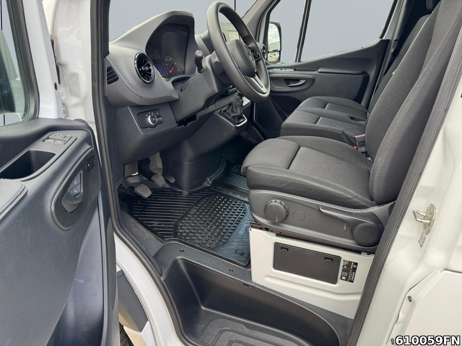 Fahrzeugabbildung Mercedes-Benz Sprinter 317 CDI Kasten Lang *MBUX*DAB*Kamera*