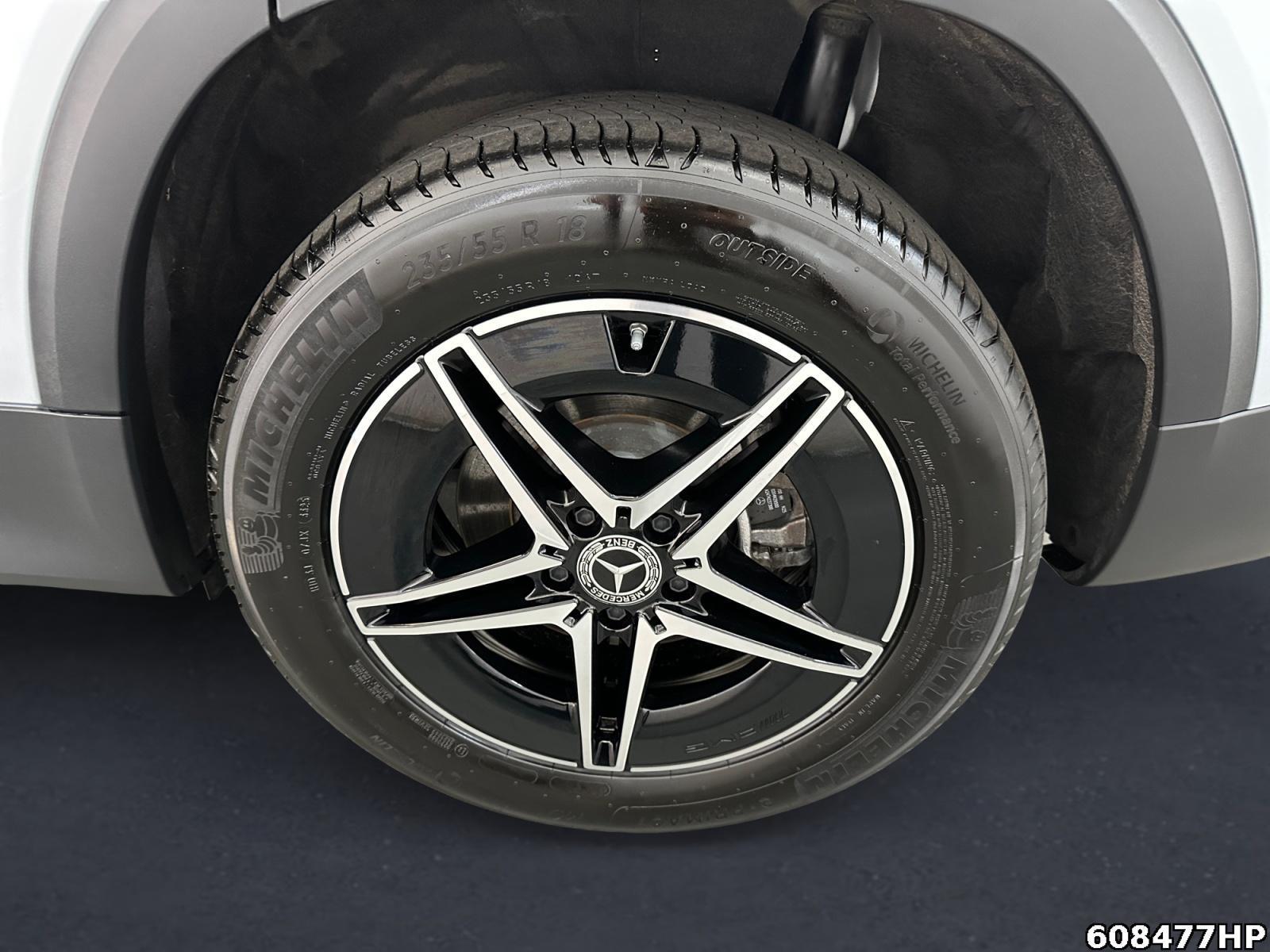 Fahrzeugabbildung Mercedes-Benz EQB 4M AMG DISTRONIC Night BURMESTER 7 Sitze