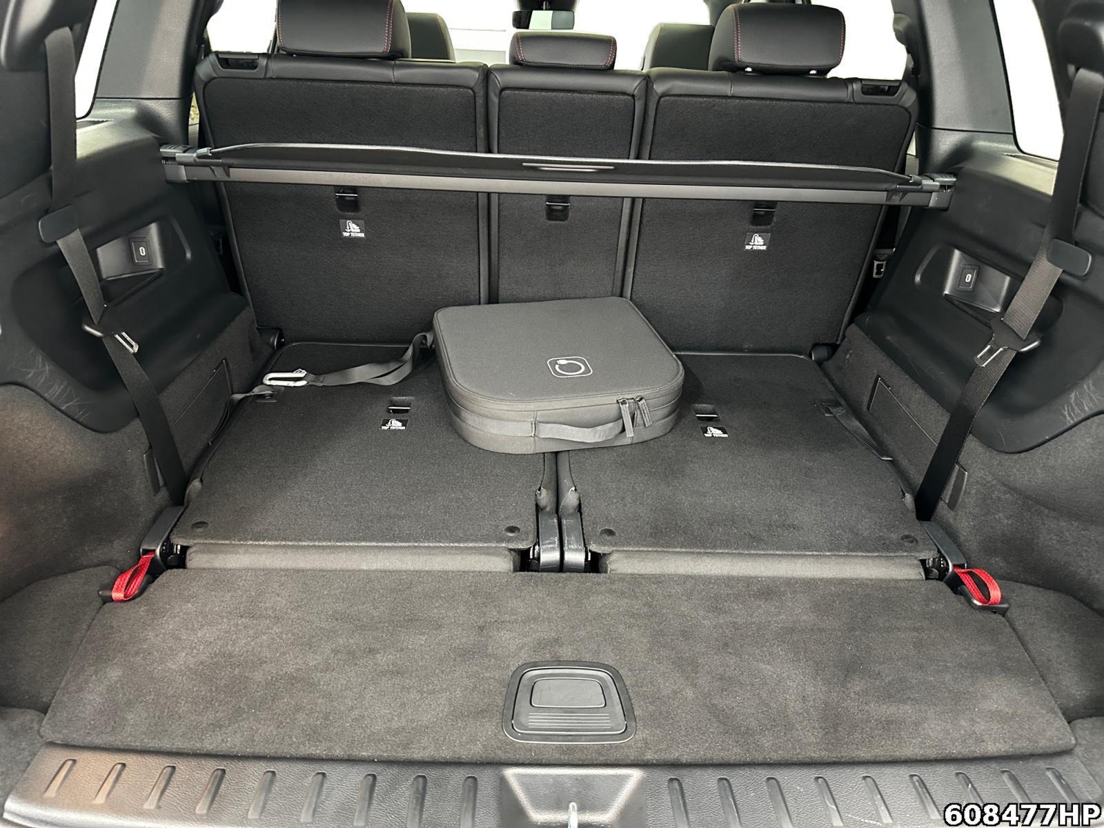 Fahrzeugabbildung Mercedes-Benz EQB 4M AMG DISTRONIC Night BURMESTER 7 Sitze