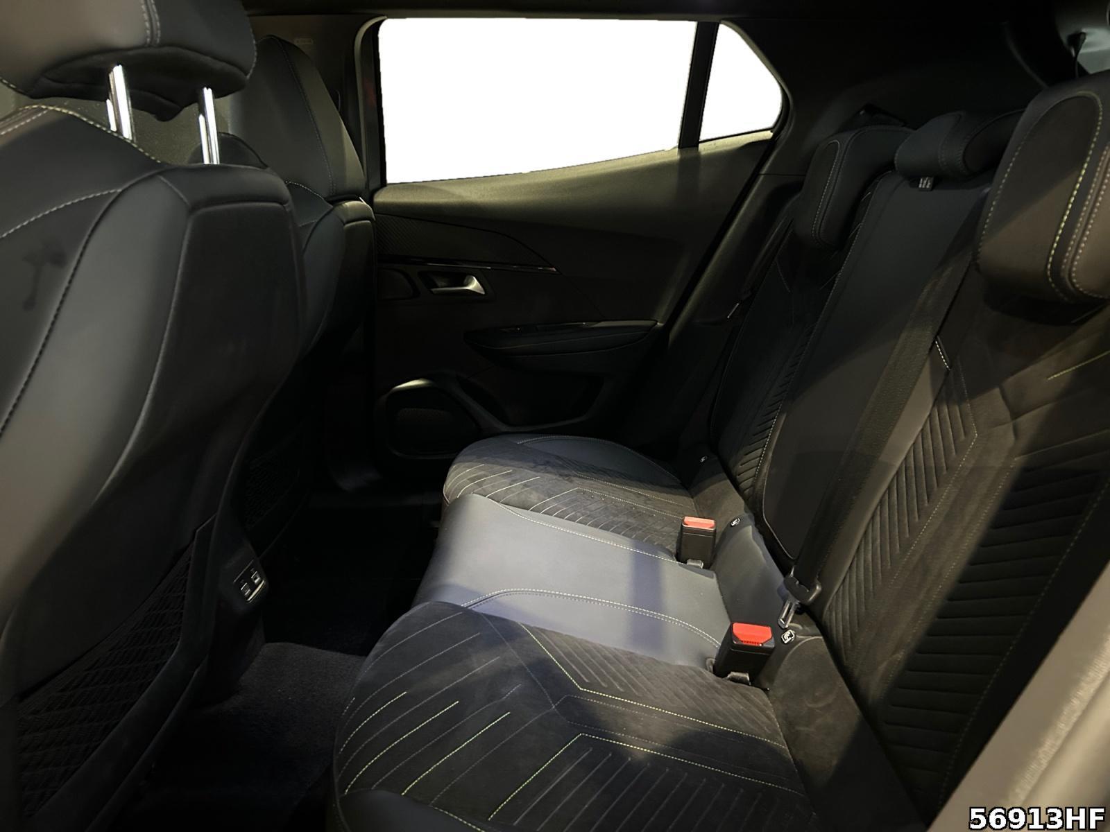 Fahrzeugabbildung Peugeot 2008 GT ALCANTARA+180KAMEA+SHZ+NAVI+CARPLAY