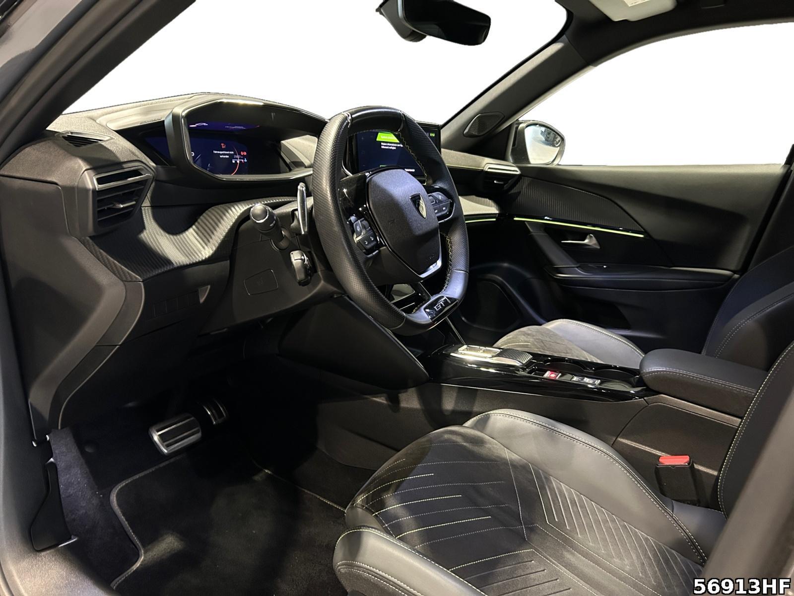 Fahrzeugabbildung Peugeot 2008 GT ALCANTARA+180KAMEA+SHZ+NAVI+CARPLAY