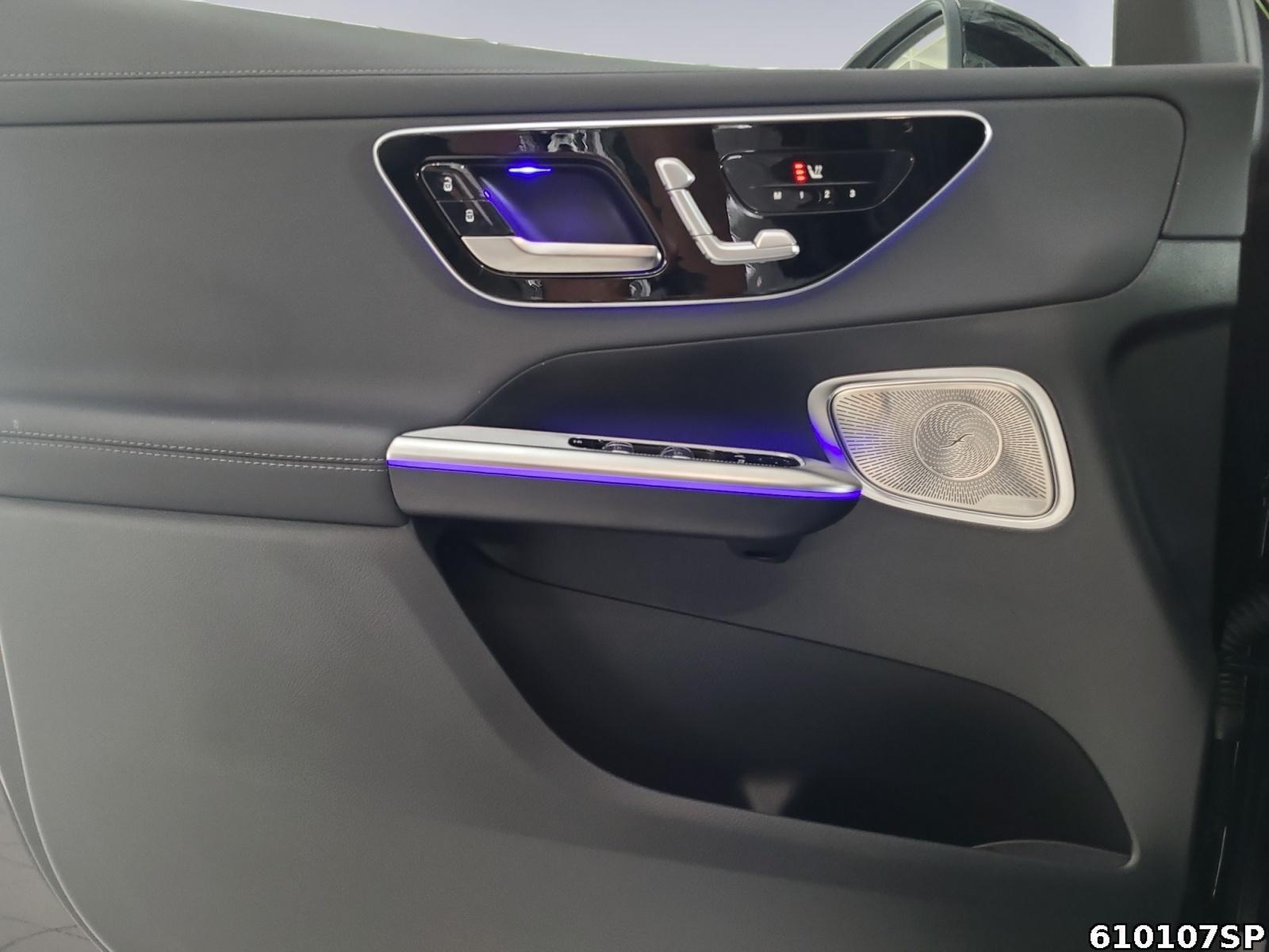 Fahrzeugabbildung Mercedes-Benz GLC 300 de 4M AMG AHK DIGITAL- LIGHT 360° Night