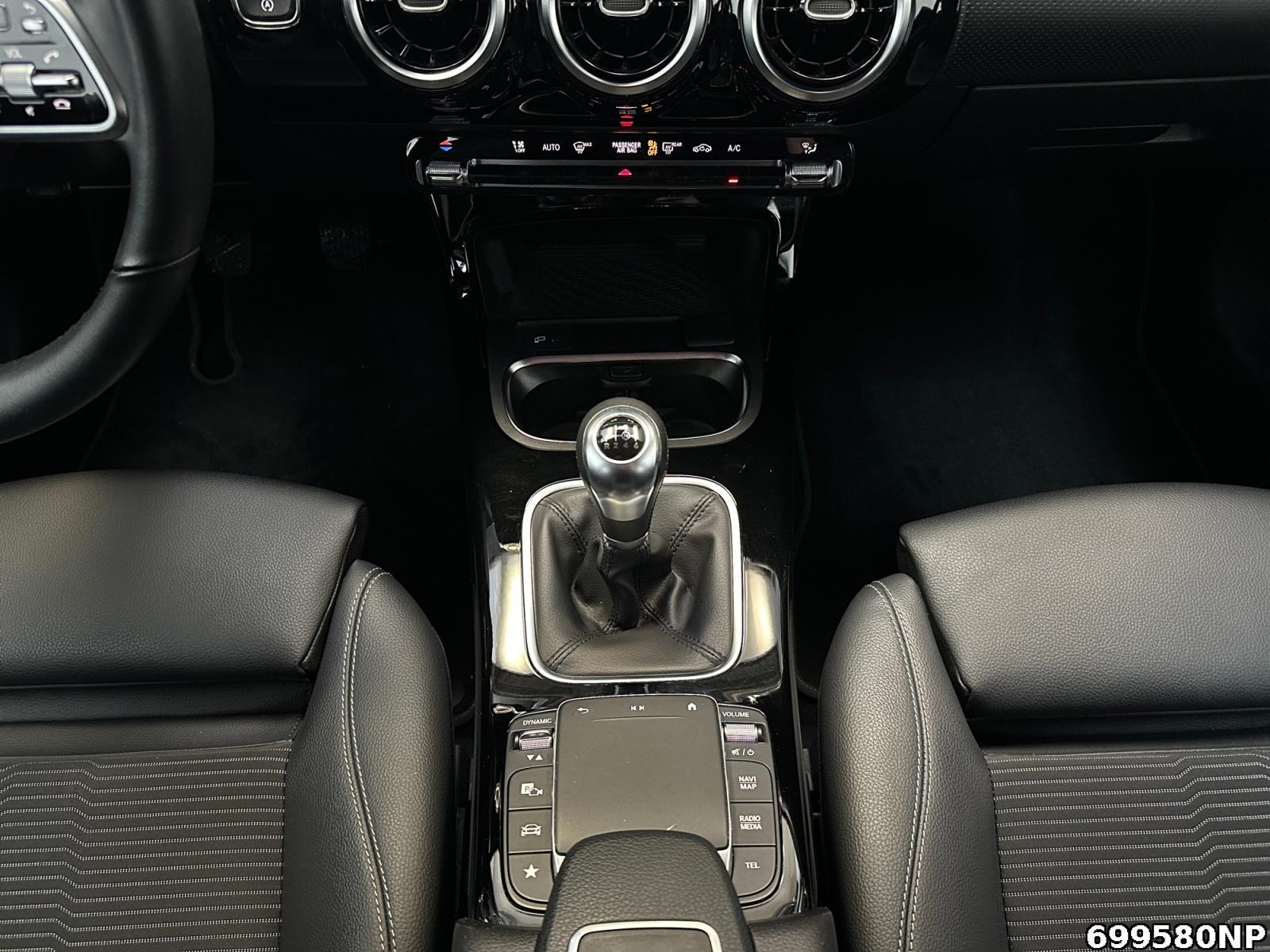 Fahrzeugabbildung Mercedes-Benz A 180 Progressive CarPlay DAB Business-Paket