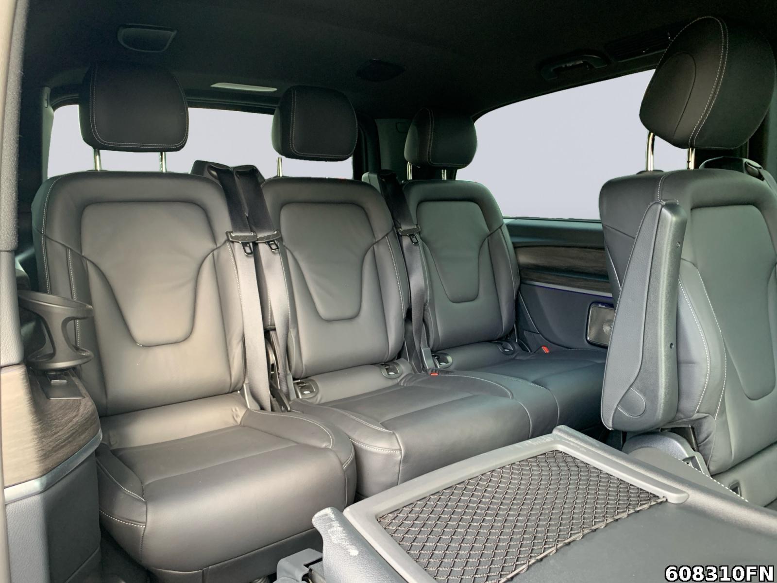 Fahrzeugabbildung Mercedes-Benz V 300 AVG/L *7 SITZE*AIRMATIC*STANDHEIZ*AHK*UVM*