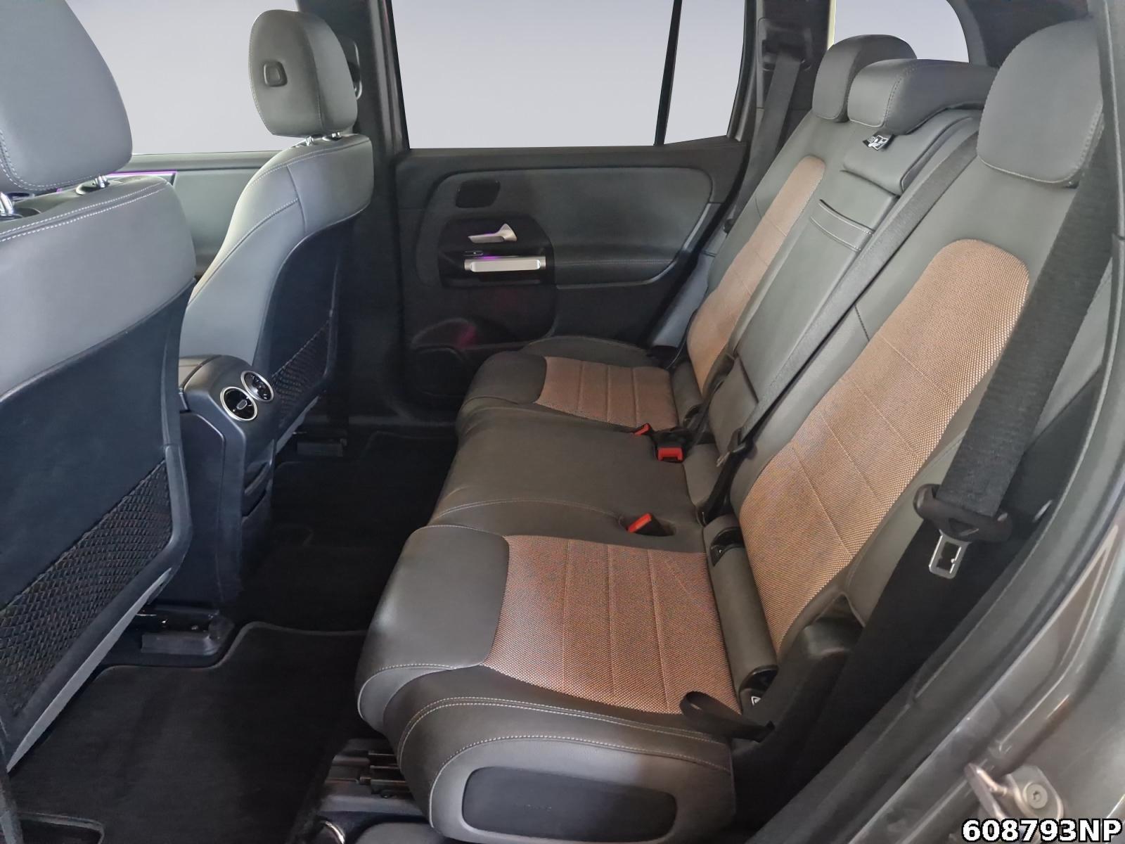 Fahrzeugabbildung Mercedes-Benz EQB 4M Electric Art 7-Sitzer Pano Head-Up