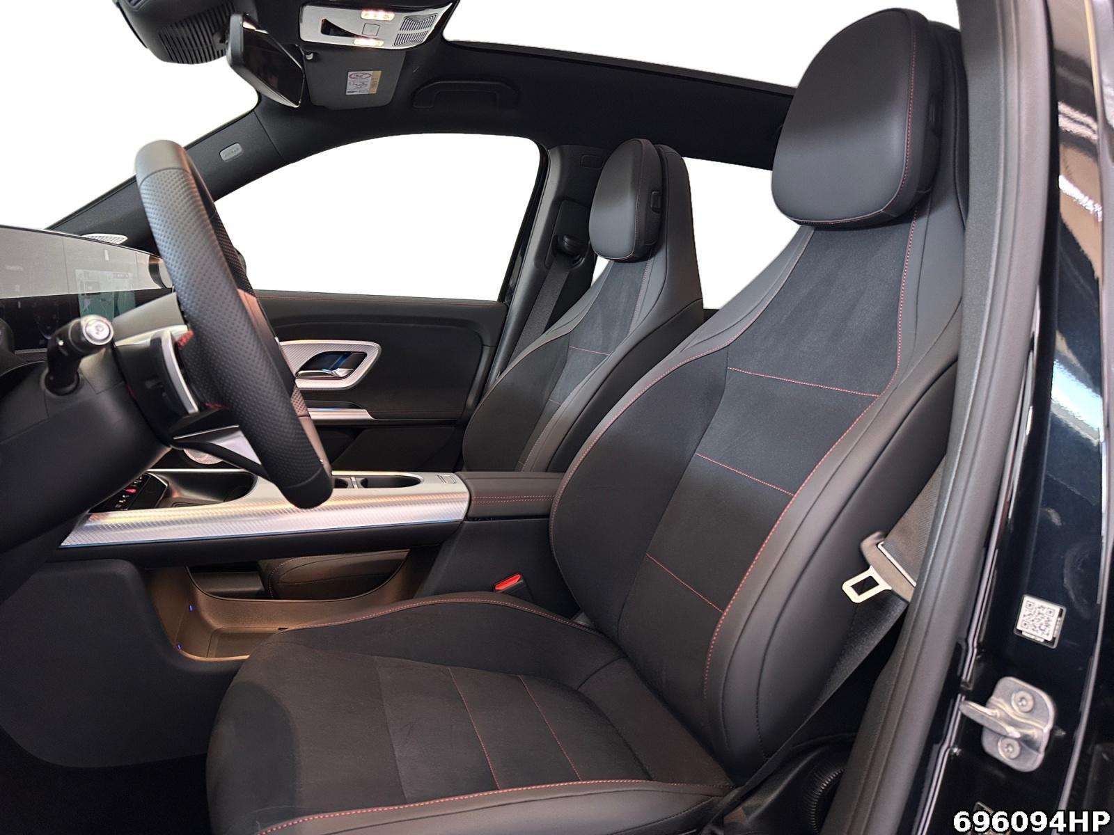 Fahrzeugabbildung Mercedes-Benz GLB 250 +AMG+BURMESTER+MULTIBEAM+PANO+NIGHT