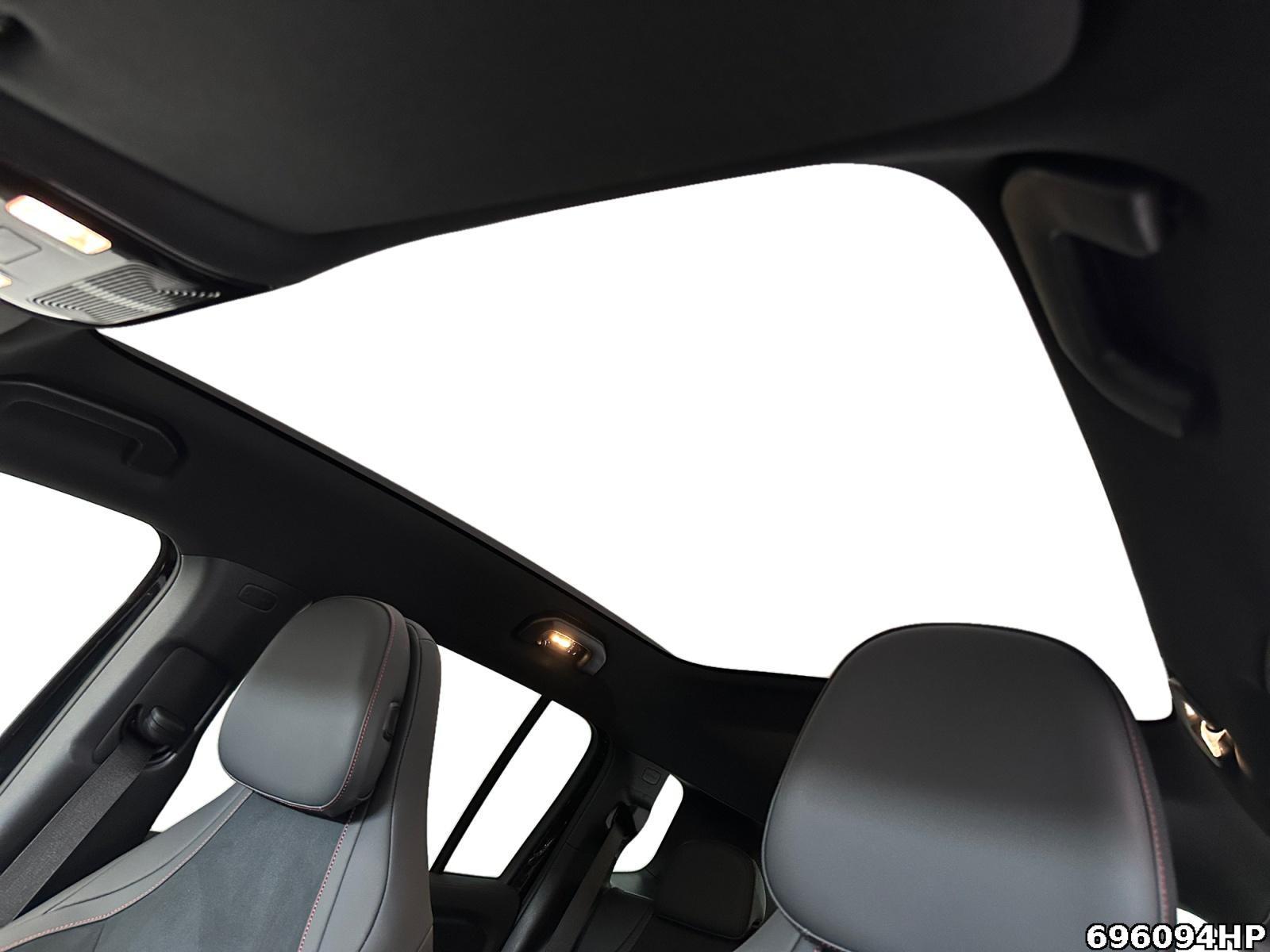 Fahrzeugabbildung Mercedes-Benz GLB 250 +AMG+BURMESTER+MULTIBEAM+PANO+NIGHT