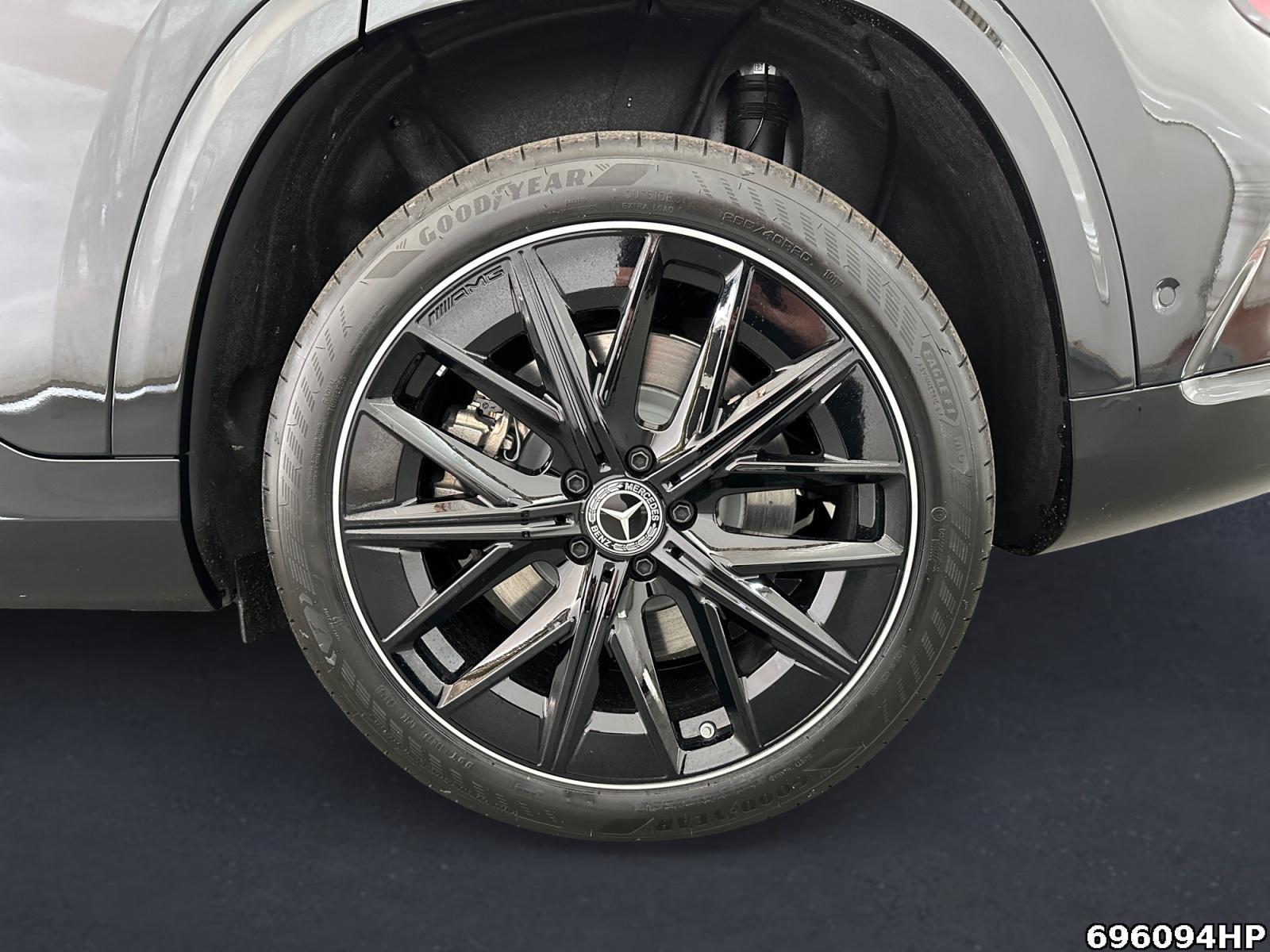 Fahrzeugabbildung Mercedes-Benz GLB 250 +AMG+BURMESTER+MULTIBEAM+PANO+NIGHT