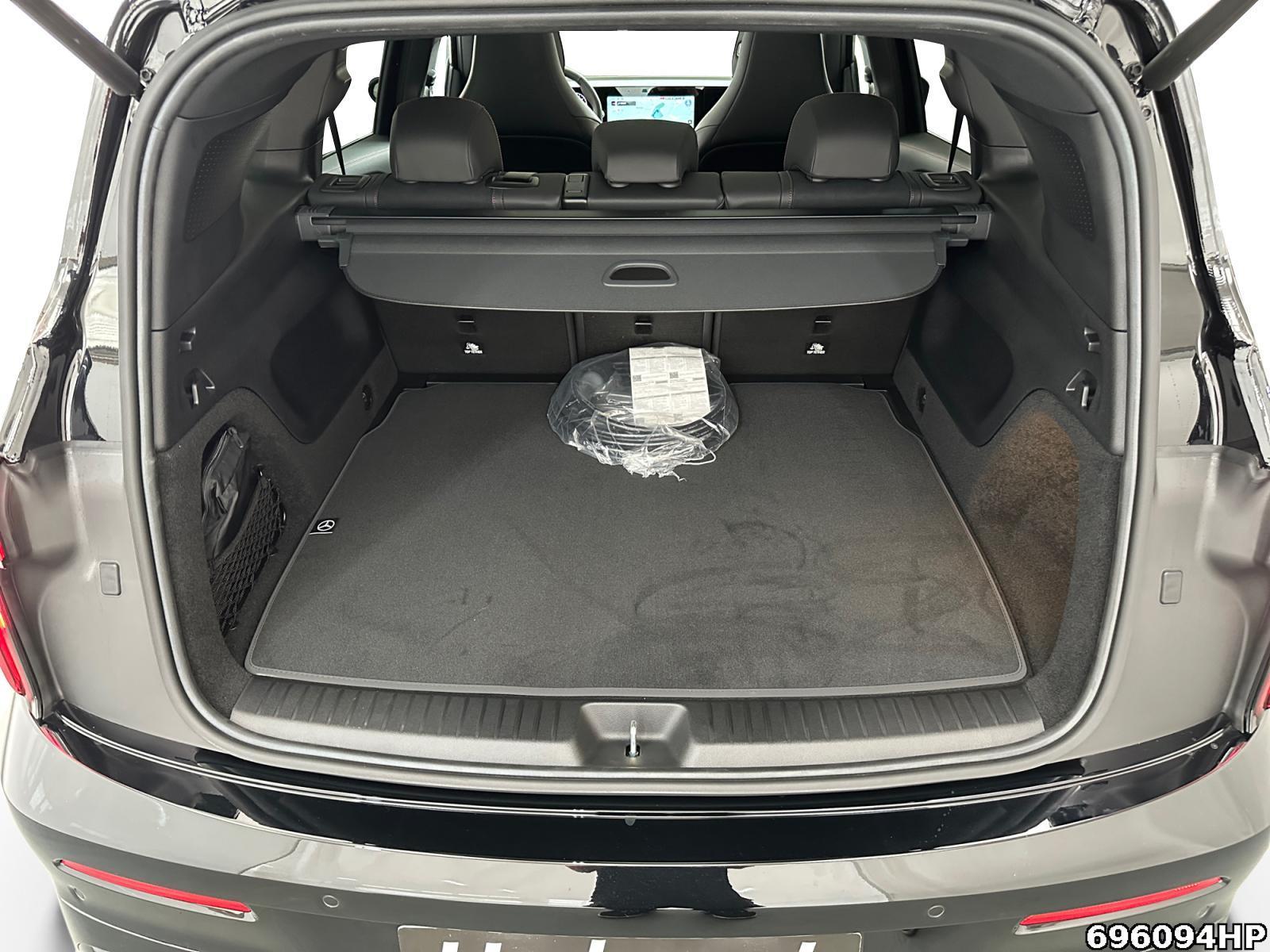 Fahrzeugabbildung Mercedes-Benz GLB 250 +AMG+BURMESTER+MULTIBEAM+PANO+NIGHT