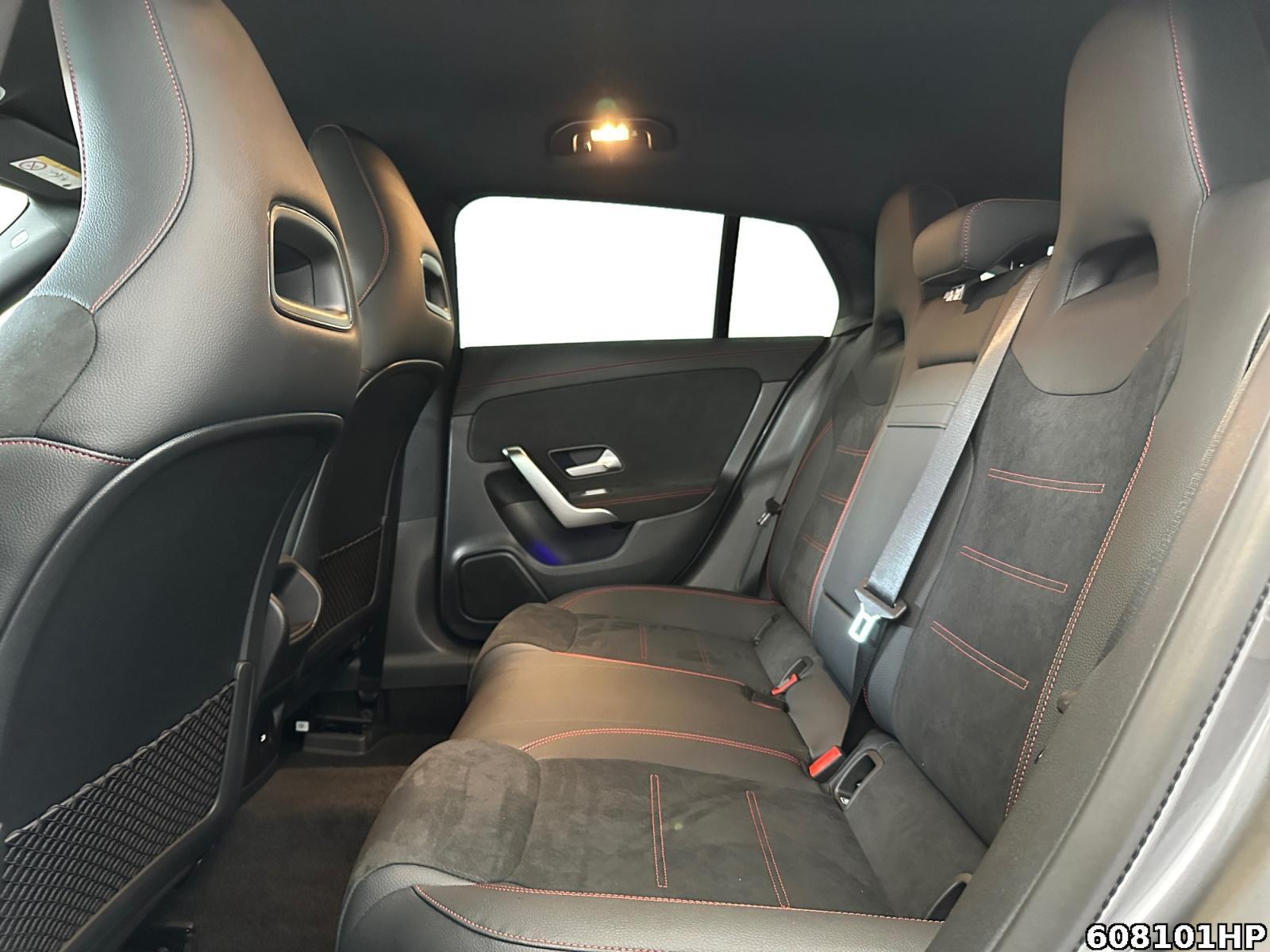Fahrzeugabbildung Mercedes-Benz CLA 250 Shooting Brake AMG AHK 18