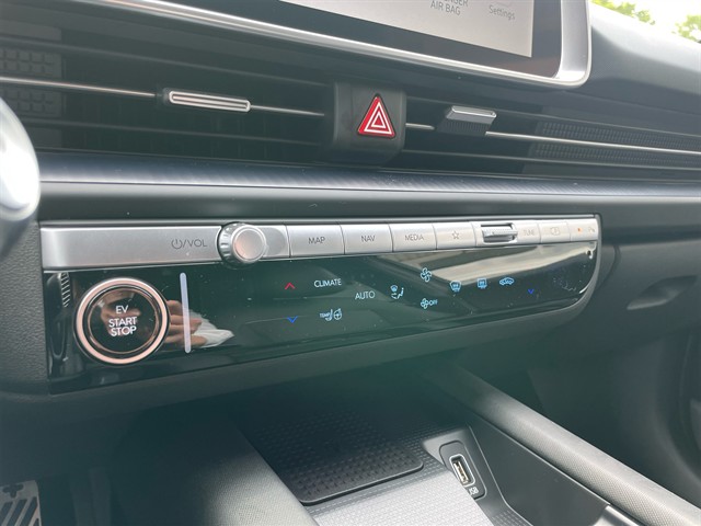 Fahrzeugabbildung Hyundai IONIQ 6 UNIQ 77,4 kWh