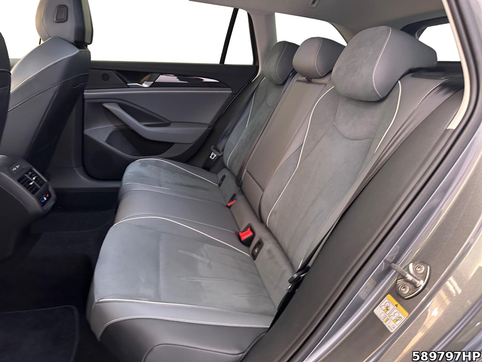 Fahrzeugabbildung Volkswagen Passat eTSI AHK, Business Paket, LED