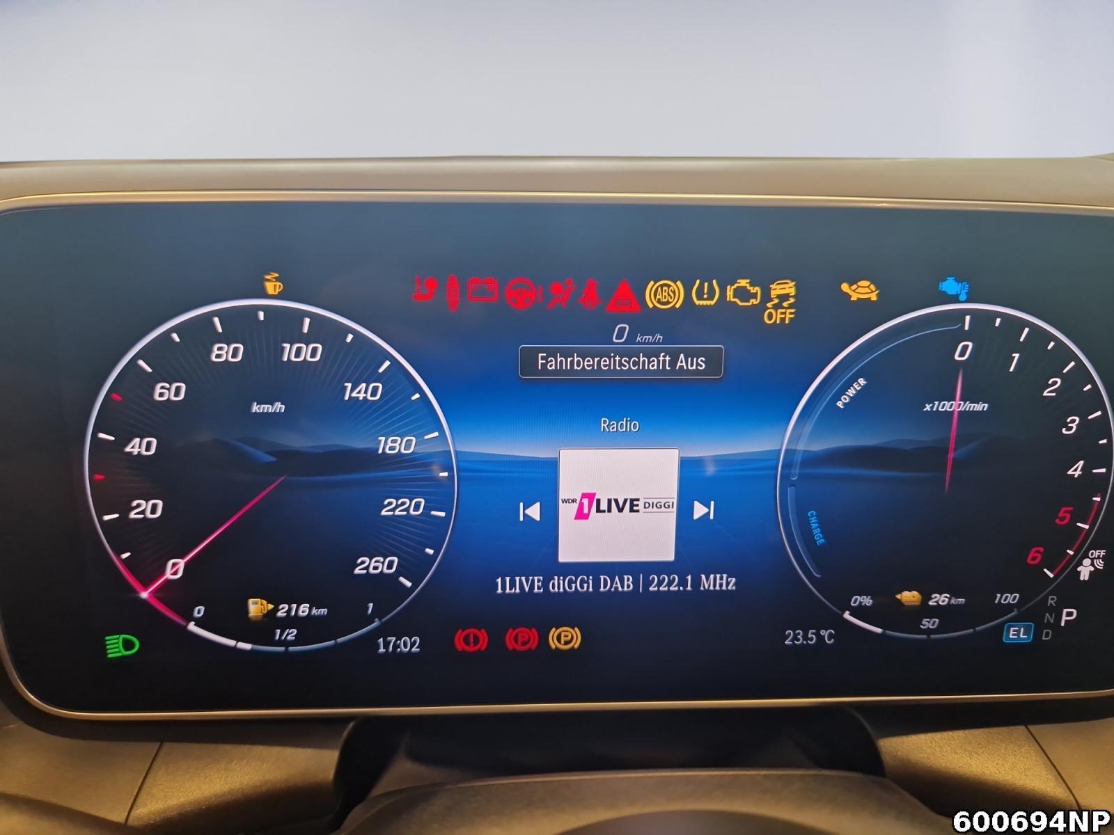 Fahrzeugabbildung Mercedes-Benz GLC 300 de AMG Pano AHK 20 Zoll Memory Totwinkel