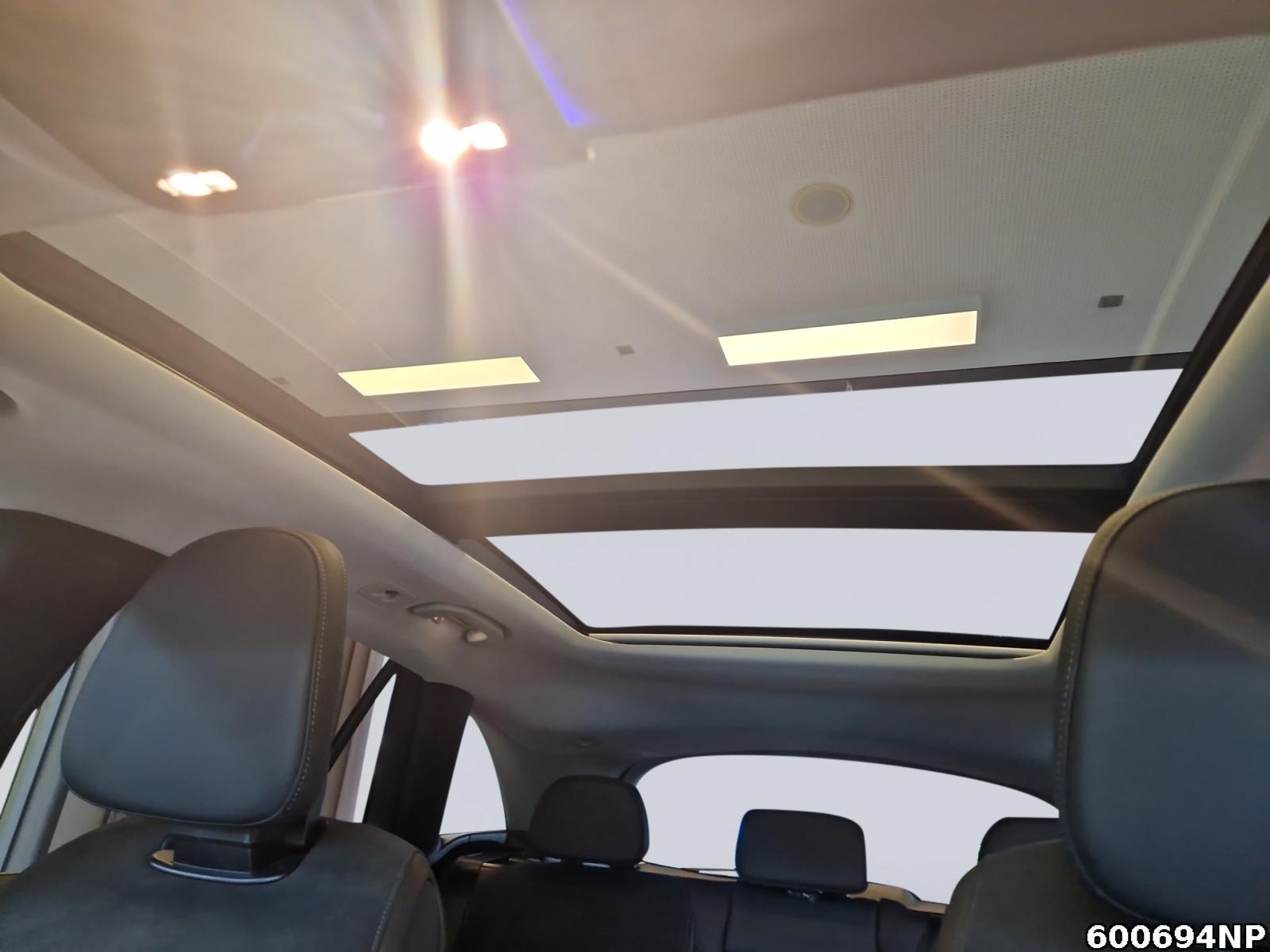 Fahrzeugabbildung Mercedes-Benz GLC 300 de AMG Pano AHK 20 Zoll Memory Totwinkel